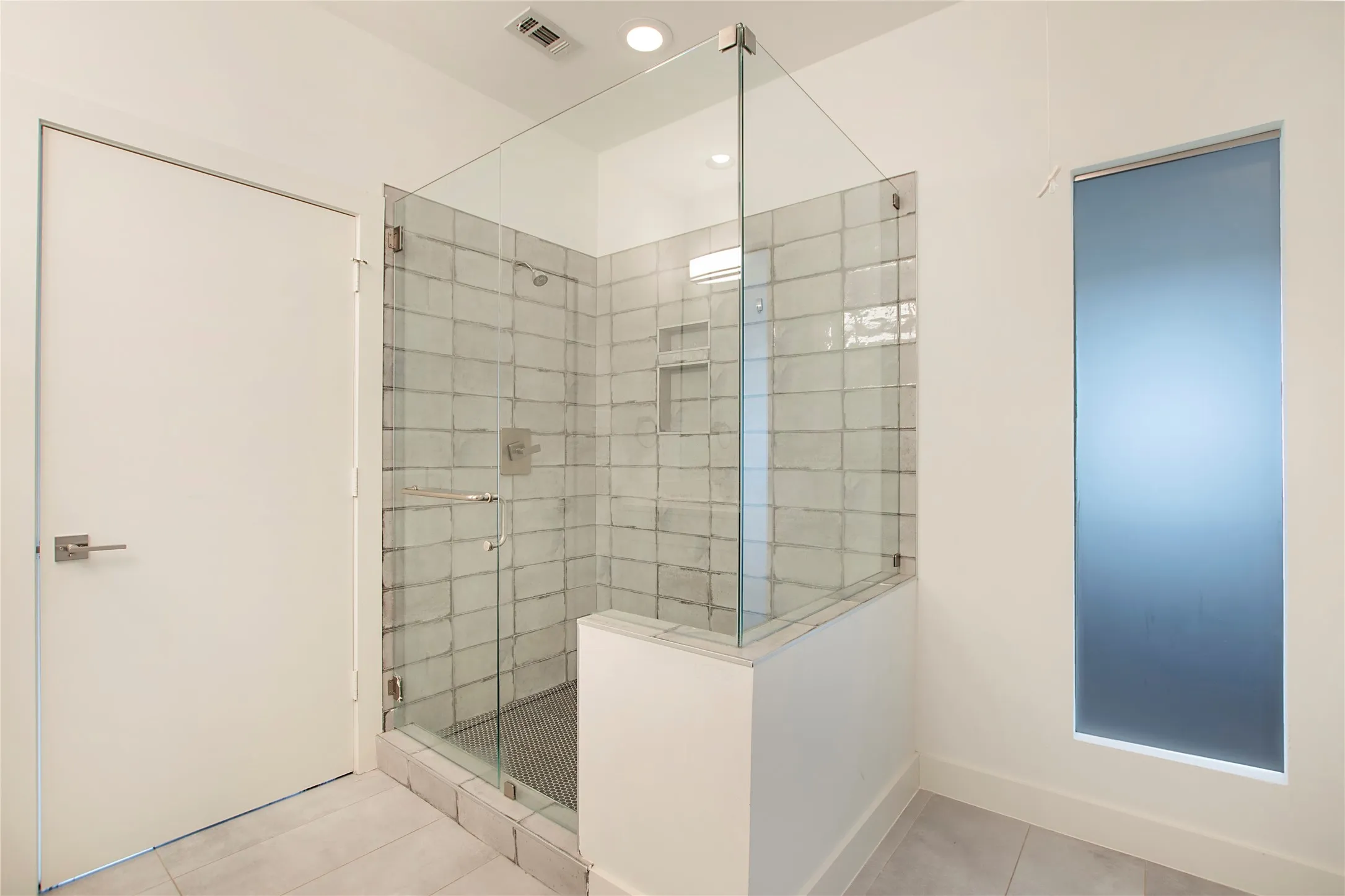 Townhouse For Sale in Dallas County , 4634 Virginia Avenue, Dallas, Texas 75204, 3 Bedroom, 4 Bathroom, 2 Garage spaces, 2,260 Sqft, built in 2019, Price $575,000, mls#21358809, Real Estate Agent in Dallas, Homes For Sale in Dallas county, Homes For Sale in Dallas, Realtor in Dallas Texas, Real Estate Brokerage Independent Realty Texas, Luminita Cordes Realtor