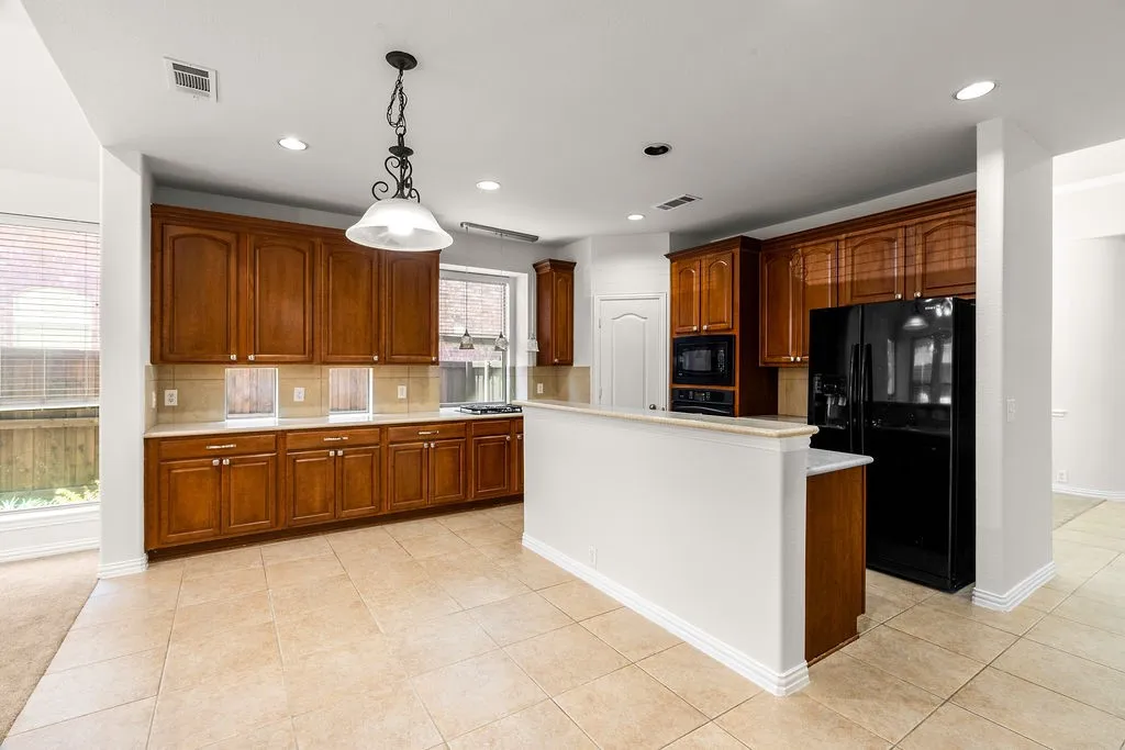Single Family Residence For Rent in Collin County , 8731 Dancliff Drive, Frisco, Texas 75033, 4 Bedroom, 3 Bathroom, 2 Garage spaces, 2,094 Sqft, built in 2005, mls#21358743, Real Estate Agent in Frisco, Homes For Rent in Collin county, Homes For Rent in Frisco, Realtor in Frisco Texas, Real Estate Brokerage Independent Realty Texas, Luminita Cordes Realtor