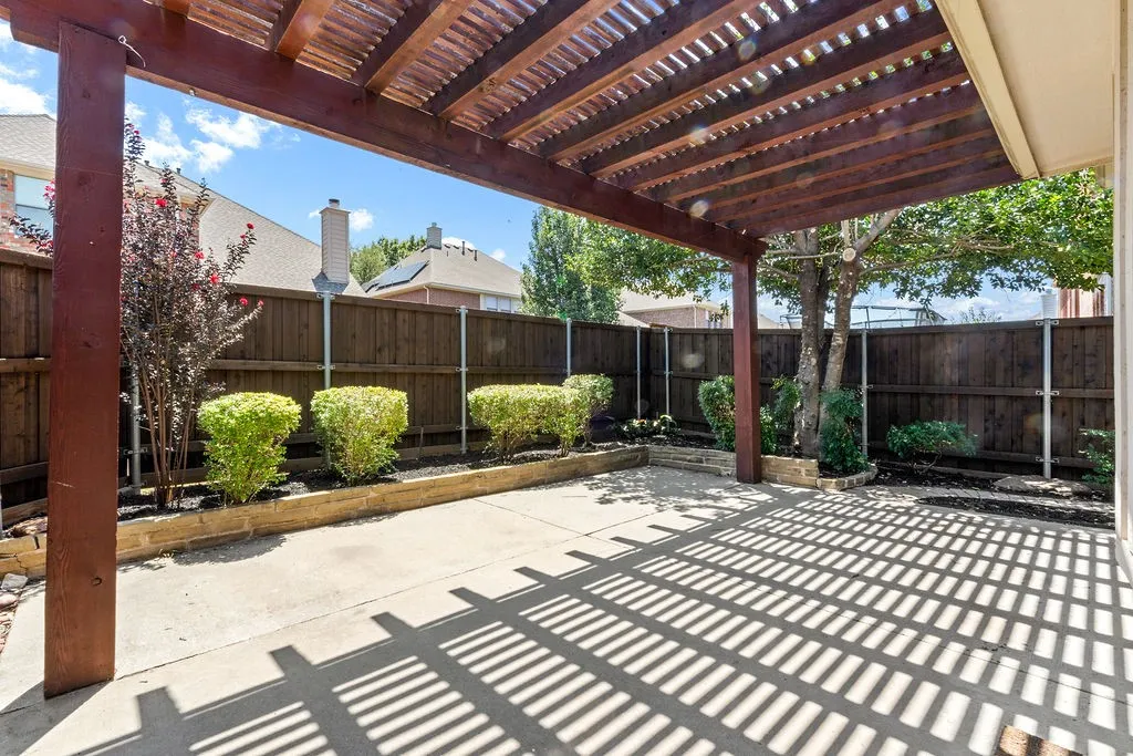 Single Family Residence For Rent in Collin County , 8731 Dancliff Drive, Frisco, Texas 75033, 4 Bedroom, 3 Bathroom, 2 Garage spaces, 2,094 Sqft, built in 2005, mls#21358743, Real Estate Agent in Frisco, Homes For Rent in Collin county, Homes For Rent in Frisco, Realtor in Frisco Texas, Real Estate Brokerage Independent Realty Texas, Luminita Cordes Realtor