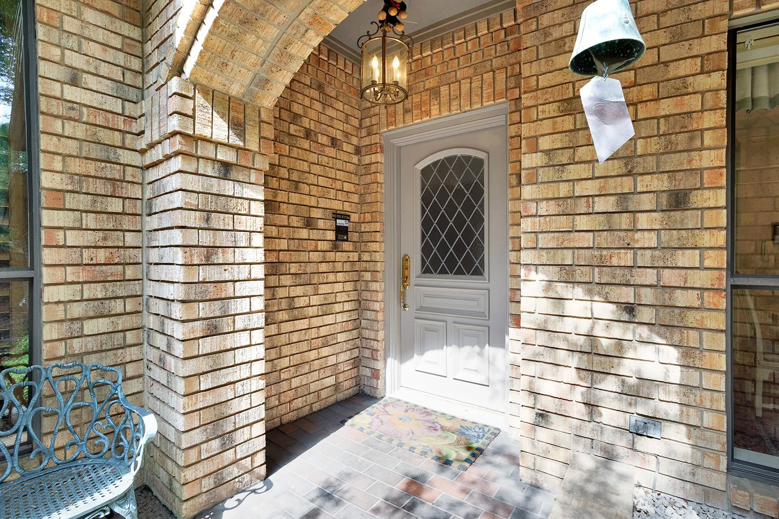 Single Family Residence For Sale in Dallas County , 16046 Chalfont Circle, Dallas, Texas 75248, 3 Bedroom, 3 Bathroom, 2 Garage spaces, 2,562 Sqft, built in 1979, mls#21358234, Real Estate Agent in Dallas, Homes For Sale in Dallas county, Homes For Sale in Dallas, Realtor in Dallas Texas, Real Estate Brokerage Independent Realty Texas, Luminita Cordes Realtor