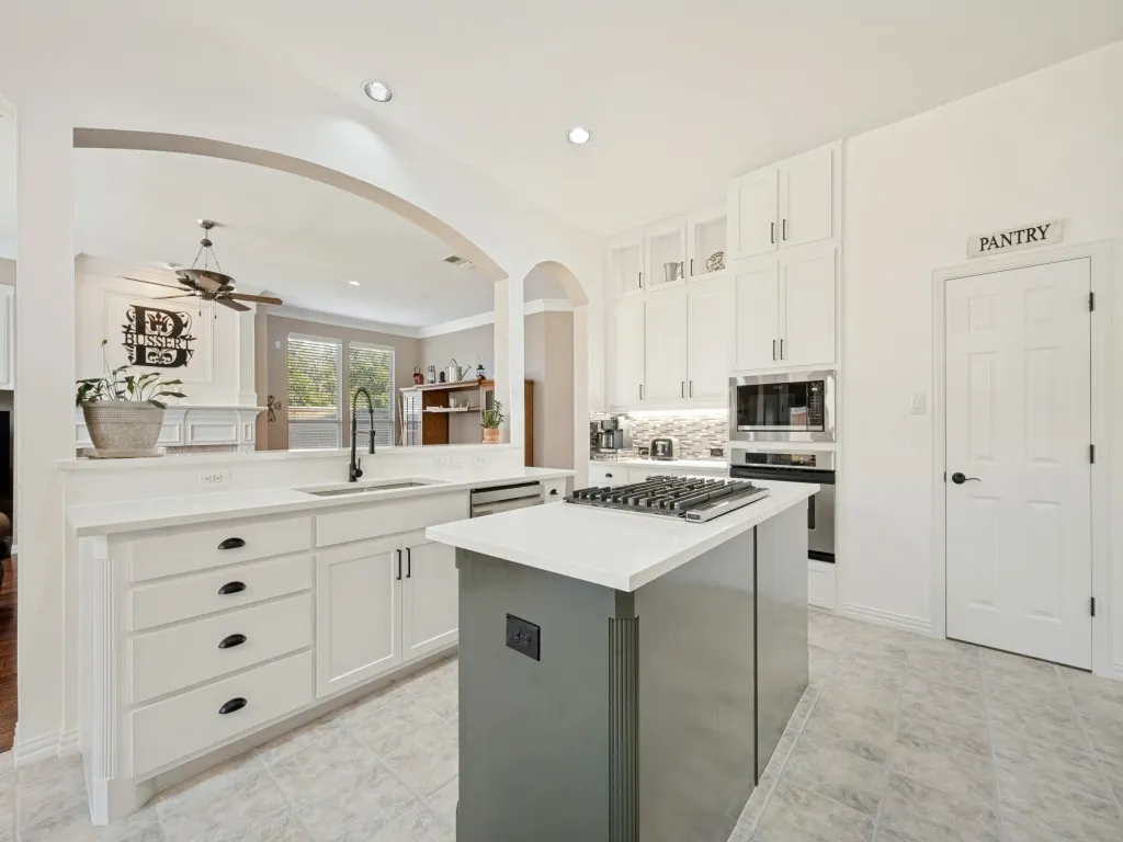Single Family Residence For Sale in Denton County , 8201 Mckenzie Court, Frisco, Texas 75036, 5 Bedroom, 4 Bathroom, 3 Garage spaces, 3,893 Sqft, built in 2001, Price $700,000, mls#21358752, Real Estate Agent in Frisco, Homes For Sale in Denton county, Homes For Sale in Frisco, Realtor in Frisco Texas, Real Estate Brokerage Independent Realty Texas, Luminita Cordes Realtor