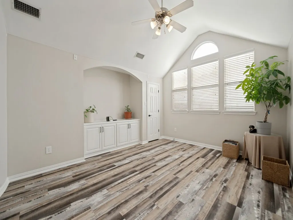 Single Family Residence For Sale in Denton County , 8201 Mckenzie Court, Frisco, Texas 75036, 5 Bedroom, 4 Bathroom, 3 Garage spaces, 3,893 Sqft, built in 2001, Price $700,000, mls#21358752, Real Estate Agent in Frisco, Homes For Sale in Denton county, Homes For Sale in Frisco, Realtor in Frisco Texas, Real Estate Brokerage Independent Realty Texas, Luminita Cordes Realtor