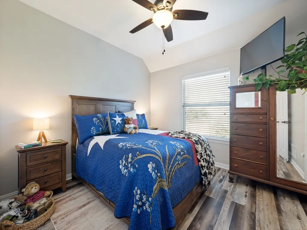Single Family Residence For Sale in Denton County , 8201 Mckenzie Court, Frisco, Texas 75036, 5 Bedroom, 4 Bathroom, 3 Garage spaces, 3,893 Sqft, built in 2001, Price $700,000, mls#21358752, Real Estate Agent in Frisco, Homes For Sale in Denton county, Homes For Sale in Frisco, Realtor in Frisco Texas, Real Estate Brokerage Independent Realty Texas, Luminita Cordes Realtor