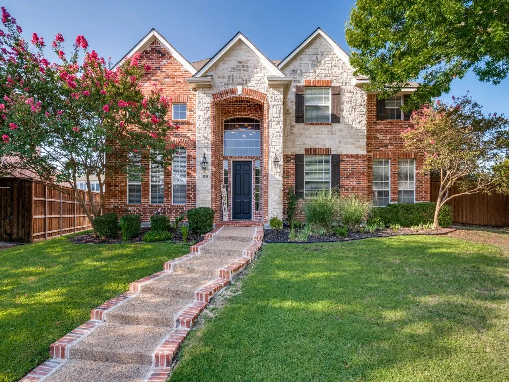Single Family Residence For Sale in Denton County , 8201 Mckenzie Court, Frisco, Texas 75036, 5 Bedroom, 4 Bathroom, 3 Garage spaces, 3,893 Sqft, built in 2001, Price $700,000, mls#21358752, Real Estate Agent in Frisco, Homes For Sale in Denton county, Homes For Sale in Frisco, Realtor in Frisco Texas, Real Estate Brokerage Independent Realty Texas, Luminita Cordes Realtor