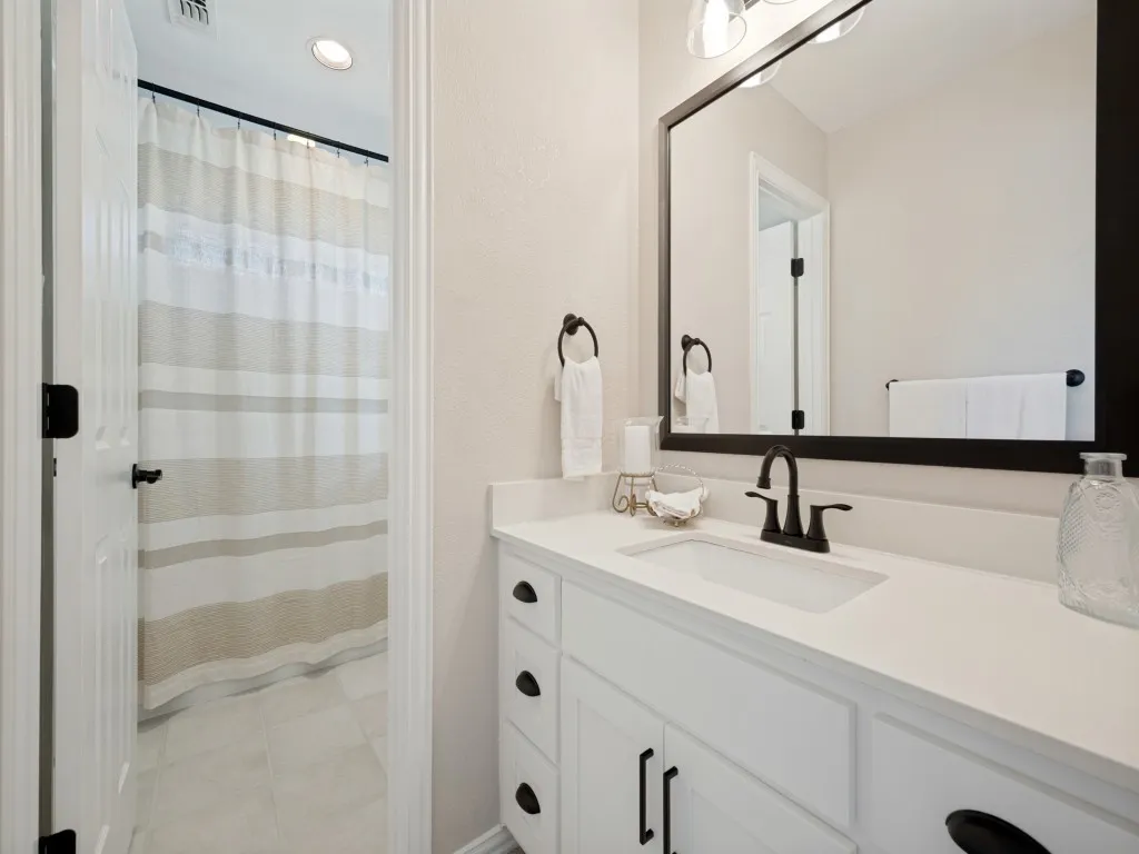 Single Family Residence For Sale in Denton County , 8201 Mckenzie Court, Frisco, Texas 75036, 5 Bedroom, 4 Bathroom, 3 Garage spaces, 3,893 Sqft, built in 2001, Price $700,000, mls#21358752, Real Estate Agent in Frisco, Homes For Sale in Denton county, Homes For Sale in Frisco, Realtor in Frisco Texas, Real Estate Brokerage Independent Realty Texas, Luminita Cordes Realtor