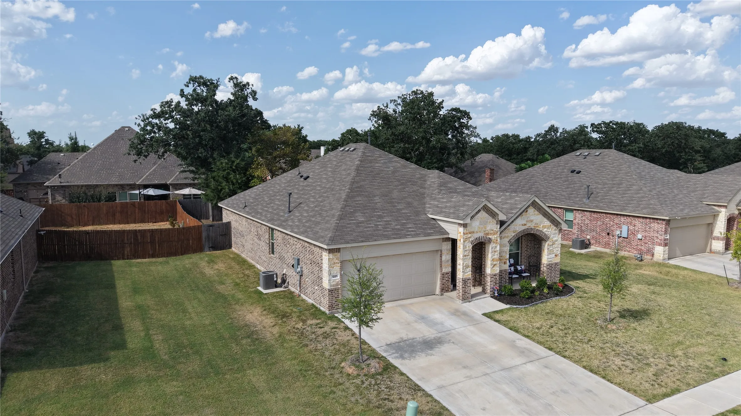 Single Family Residence For Sale in Tarrant County , 1221 Pistachio Drive, Azle, Texas 76020, 4 Bedroom, 2 Bathroom, 2 Garage spaces, 1,866 Sqft, built in 2023, mls#21358871, Real Estate Agent in Azle, Homes For Sale in Tarrant county, Homes For Sale in Azle, Realtor in Azle Texas, Real Estate Brokerage Independent Realty Texas, Luminita Cordes Realtor