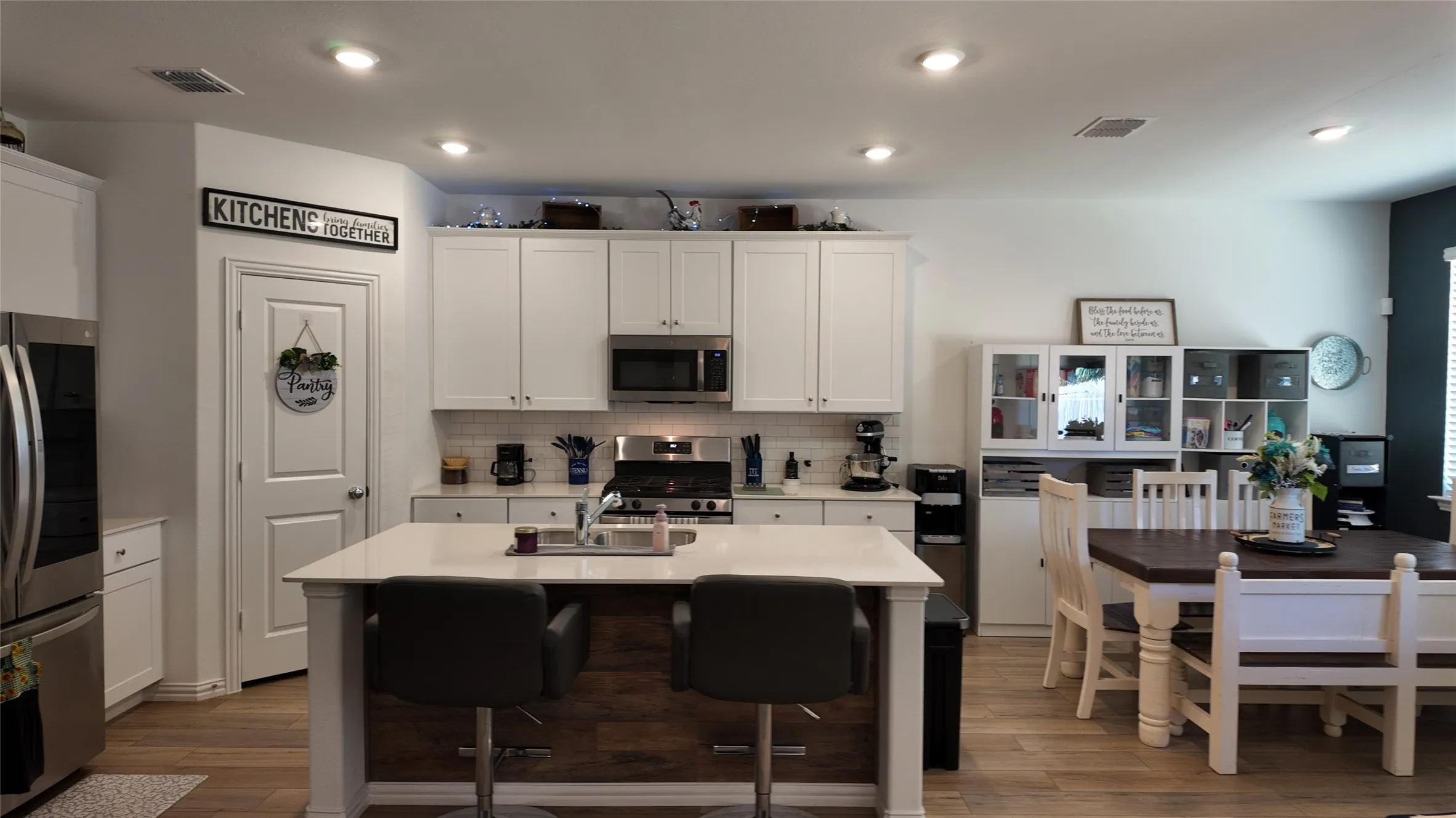 Single Family Residence For Sale in Tarrant County , 1221 Pistachio Drive, Azle, Texas 76020, 4 Bedroom, 2 Bathroom, 2 Garage spaces, 1,866 Sqft, built in 2023, mls#21358871, Real Estate Agent in Azle, Homes For Sale in Tarrant county, Homes For Sale in Azle, Realtor in Azle Texas, Real Estate Brokerage Independent Realty Texas, Luminita Cordes Realtor