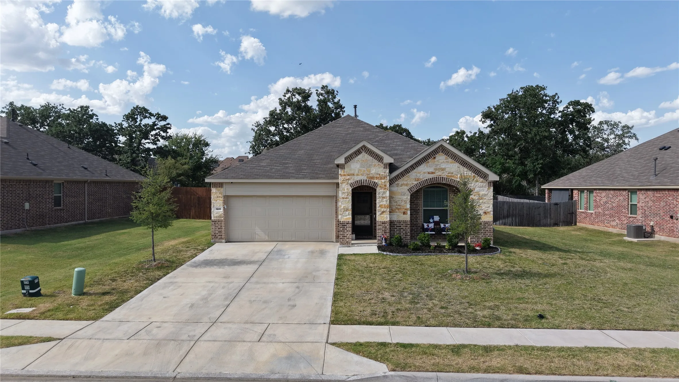 Single Family Residence For Sale in Tarrant County , 1221 Pistachio Drive, Azle, Texas 76020, 4 Bedroom, 2 Bathroom, 2 Garage spaces, 1,866 Sqft, built in 2023, mls#21358871, Real Estate Agent in Azle, Homes For Sale in Tarrant county, Homes For Sale in Azle, Realtor in Azle Texas, Real Estate Brokerage Independent Realty Texas, Luminita Cordes Realtor