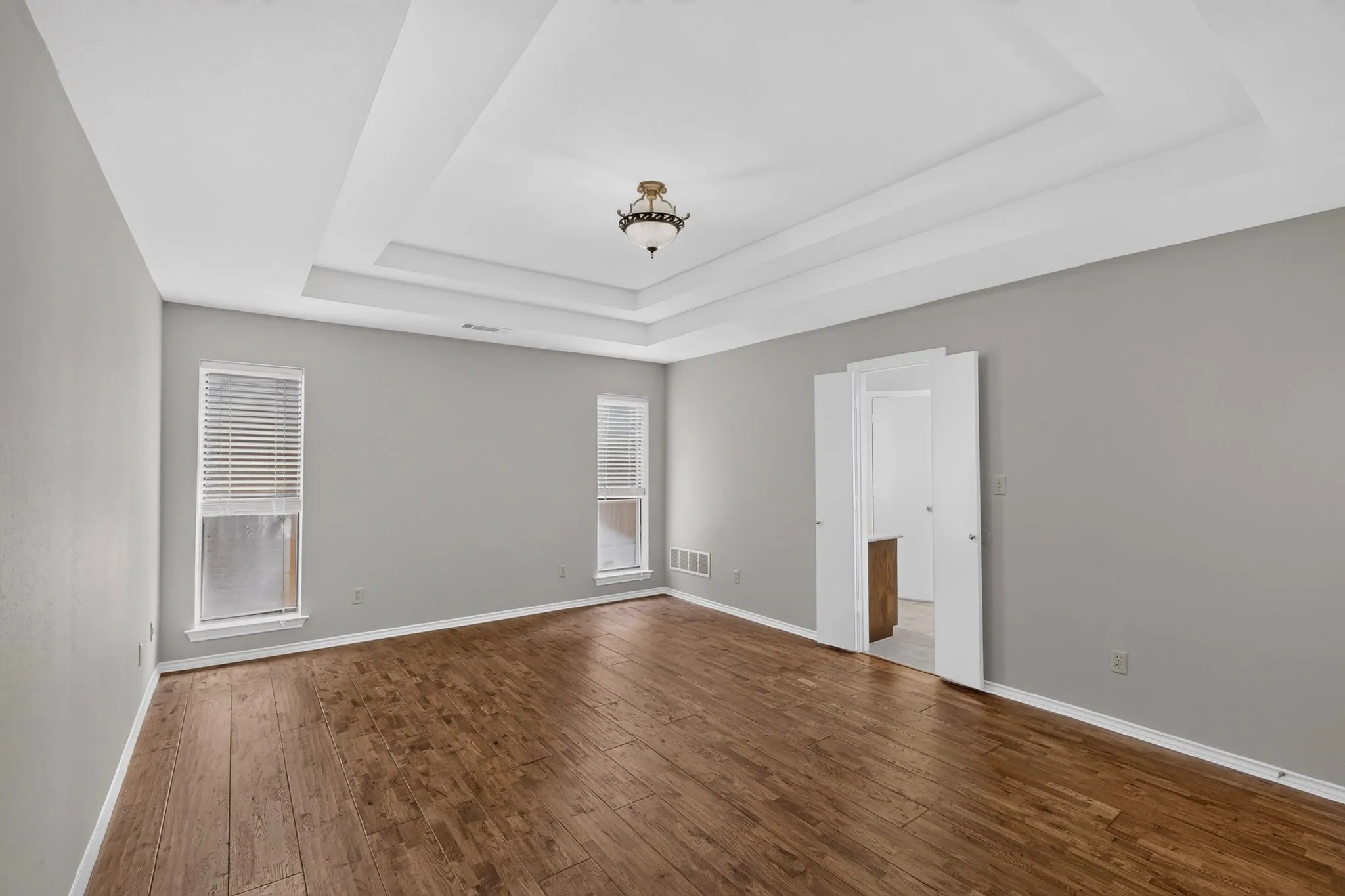 Single Family Residence For Sale in Dallas County , 4431 Silverthorn Drive, Mesquite, Texas 75150, 3 Bedroom, 3 Bathroom, 2 Garage spaces, 2,084 Sqft, built in 1984, mls#21358036, Real Estate Agent in Mesquite, Homes For Sale in Dallas county, Homes For Sale in Mesquite, Realtor in Mesquite Texas, Real Estate Brokerage Independent Realty Texas, Luminita Cordes Realtor