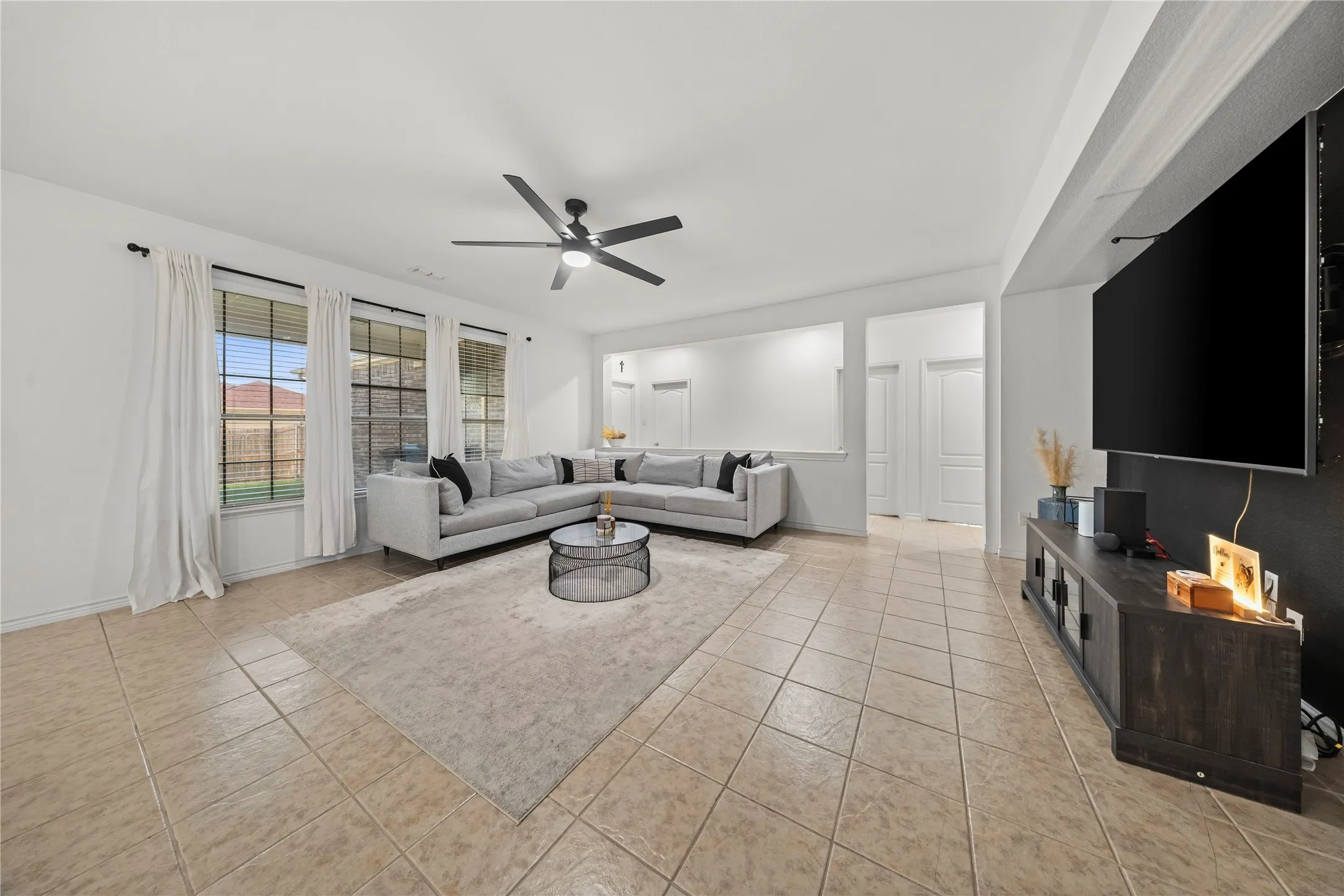 Single Family Residence For Sale in Dallas County , 741 Jewelflower Drive, De Soto, Texas 75115, 4 Bedroom, 2 Bathroom, 2 Garage spaces, 2,349 Sqft, built in 2016, mls#21358660, Real Estate Agent in De Soto, Homes For Sale in Dallas county, Homes For Sale in De Soto, Realtor in De Soto Texas, Real Estate Brokerage Independent Realty Texas, Luminita Cordes Realtor