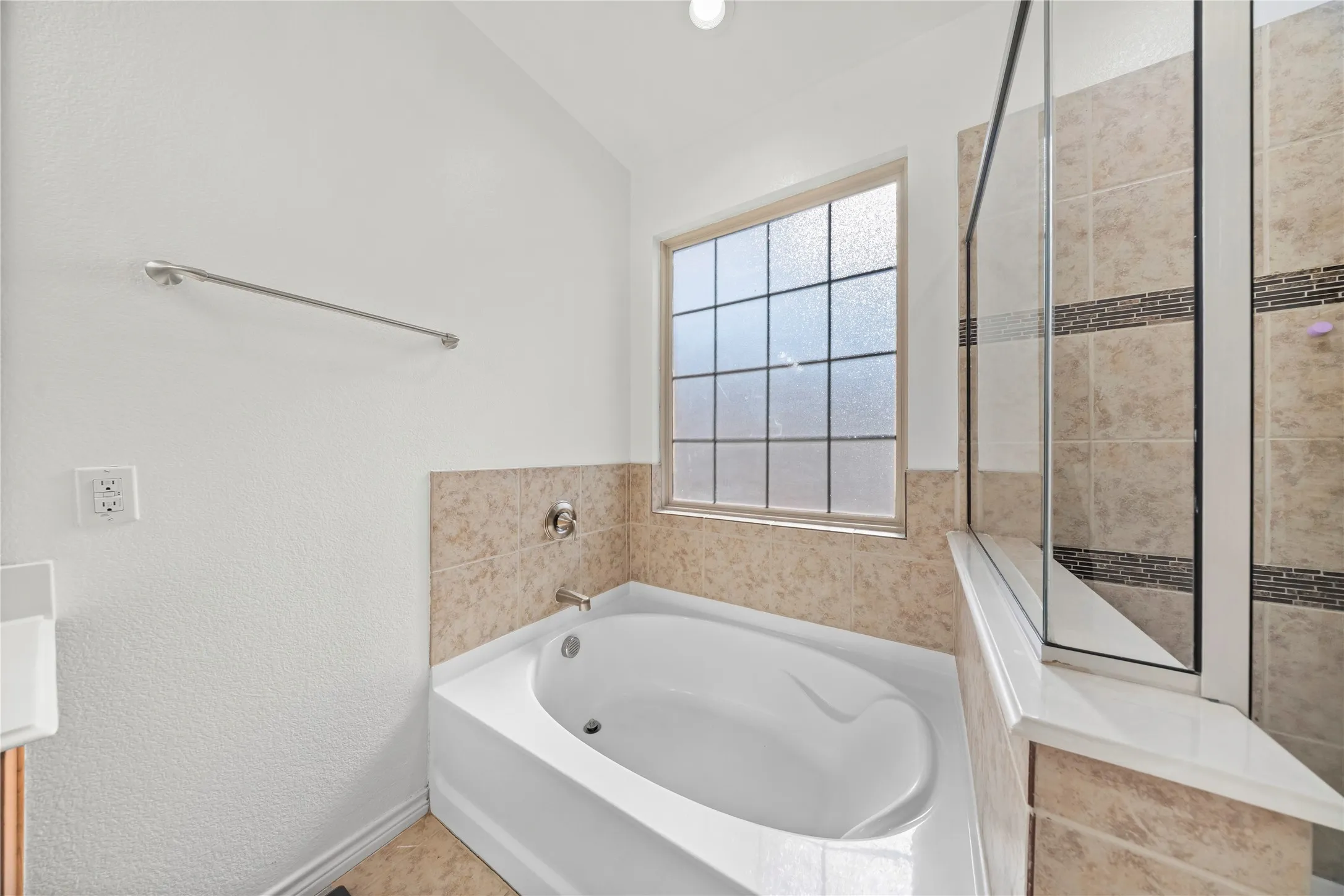 Single Family Residence For Sale in Dallas County , 741 Jewelflower Drive, De Soto, Texas 75115, 4 Bedroom, 2 Bathroom, 2 Garage spaces, 2,349 Sqft, built in 2016, mls#21358660, Real Estate Agent in De Soto, Homes For Sale in Dallas county, Homes For Sale in De Soto, Realtor in De Soto Texas, Real Estate Brokerage Independent Realty Texas, Luminita Cordes Realtor