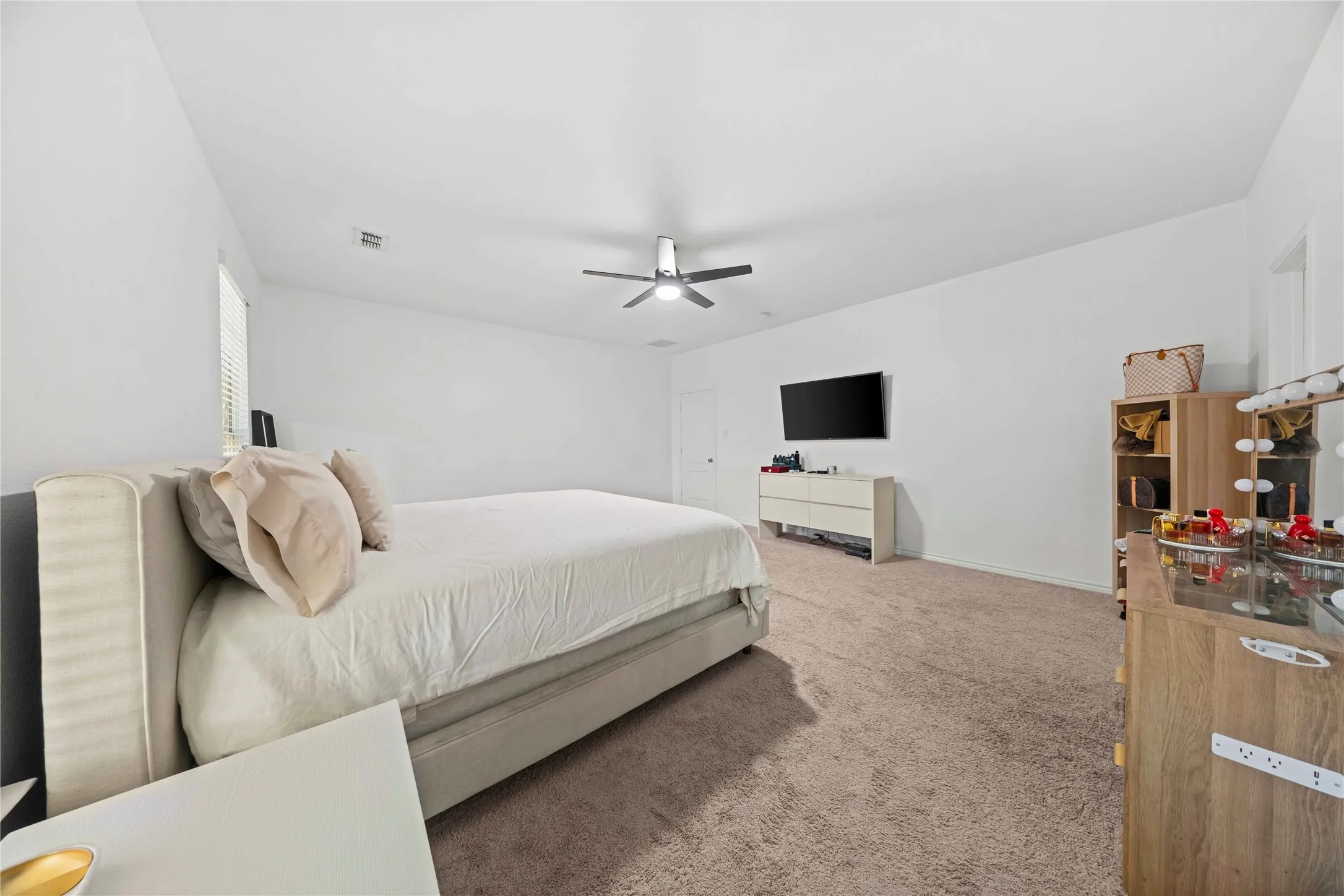 Single Family Residence For Sale in Dallas County , 741 Jewelflower Drive, De Soto, Texas 75115, 4 Bedroom, 2 Bathroom, 2 Garage spaces, 2,349 Sqft, built in 2016, mls#21358660, Real Estate Agent in De Soto, Homes For Sale in Dallas county, Homes For Sale in De Soto, Realtor in De Soto Texas, Real Estate Brokerage Independent Realty Texas, Luminita Cordes Realtor