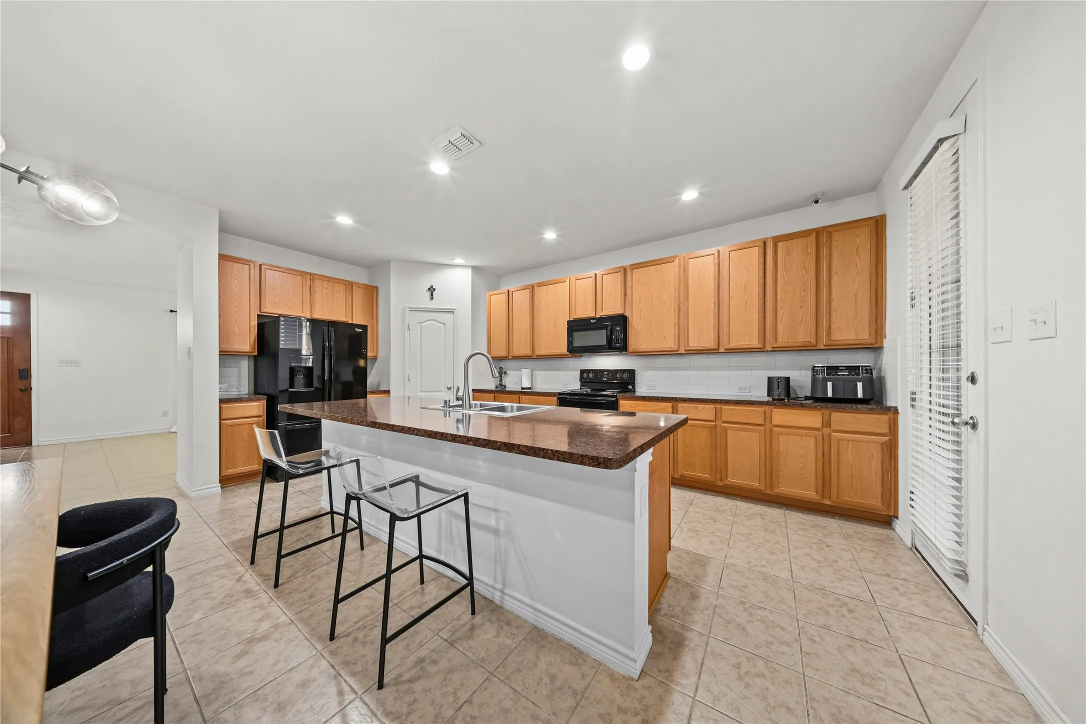 Single Family Residence For Sale in Dallas County , 741 Jewelflower Drive, De Soto, Texas 75115, 4 Bedroom, 2 Bathroom, 2 Garage spaces, 2,349 Sqft, built in 2016, mls#21358660, Real Estate Agent in De Soto, Homes For Sale in Dallas county, Homes For Sale in De Soto, Realtor in De Soto Texas, Real Estate Brokerage Independent Realty Texas, Luminita Cordes Realtor