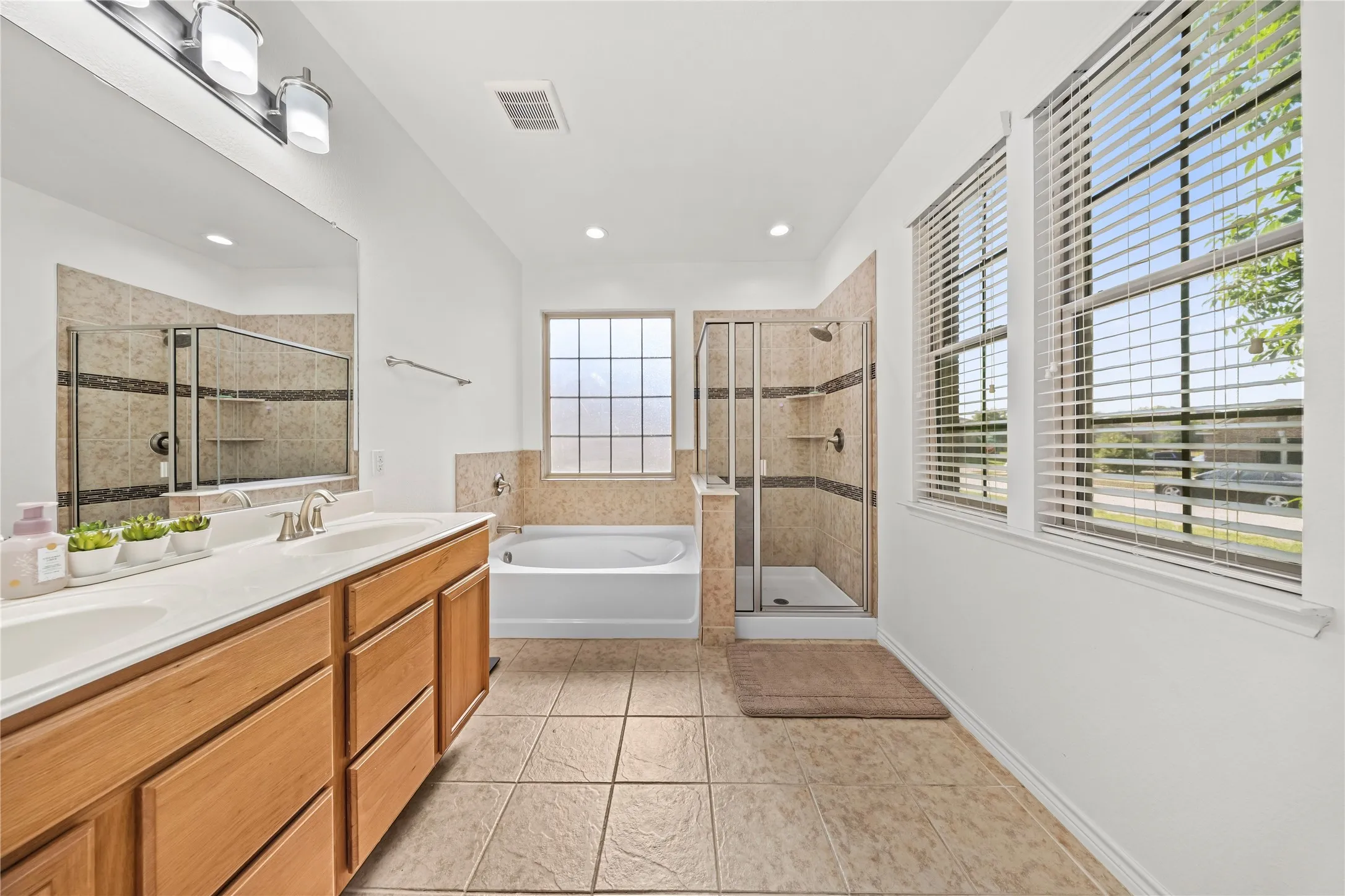 Single Family Residence For Sale in Dallas County , 741 Jewelflower Drive, De Soto, Texas 75115, 4 Bedroom, 2 Bathroom, 2 Garage spaces, 2,349 Sqft, built in 2016, mls#21358660, Real Estate Agent in De Soto, Homes For Sale in Dallas county, Homes For Sale in De Soto, Realtor in De Soto Texas, Real Estate Brokerage Independent Realty Texas, Luminita Cordes Realtor