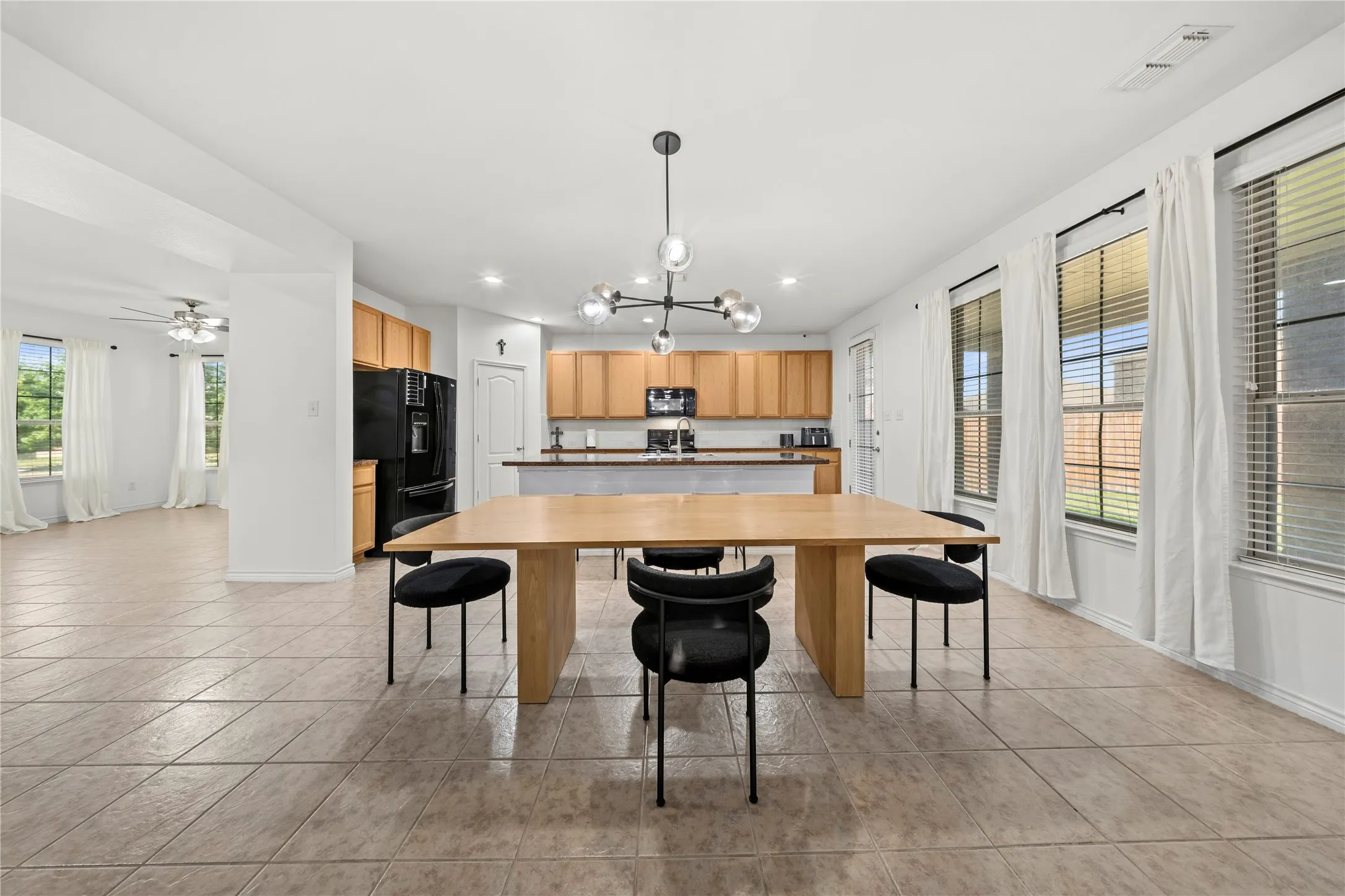 Single Family Residence For Sale in Dallas County , 741 Jewelflower Drive, De Soto, Texas 75115, 4 Bedroom, 2 Bathroom, 2 Garage spaces, 2,349 Sqft, built in 2016, mls#21358660, Real Estate Agent in De Soto, Homes For Sale in Dallas county, Homes For Sale in De Soto, Realtor in De Soto Texas, Real Estate Brokerage Independent Realty Texas, Luminita Cordes Realtor