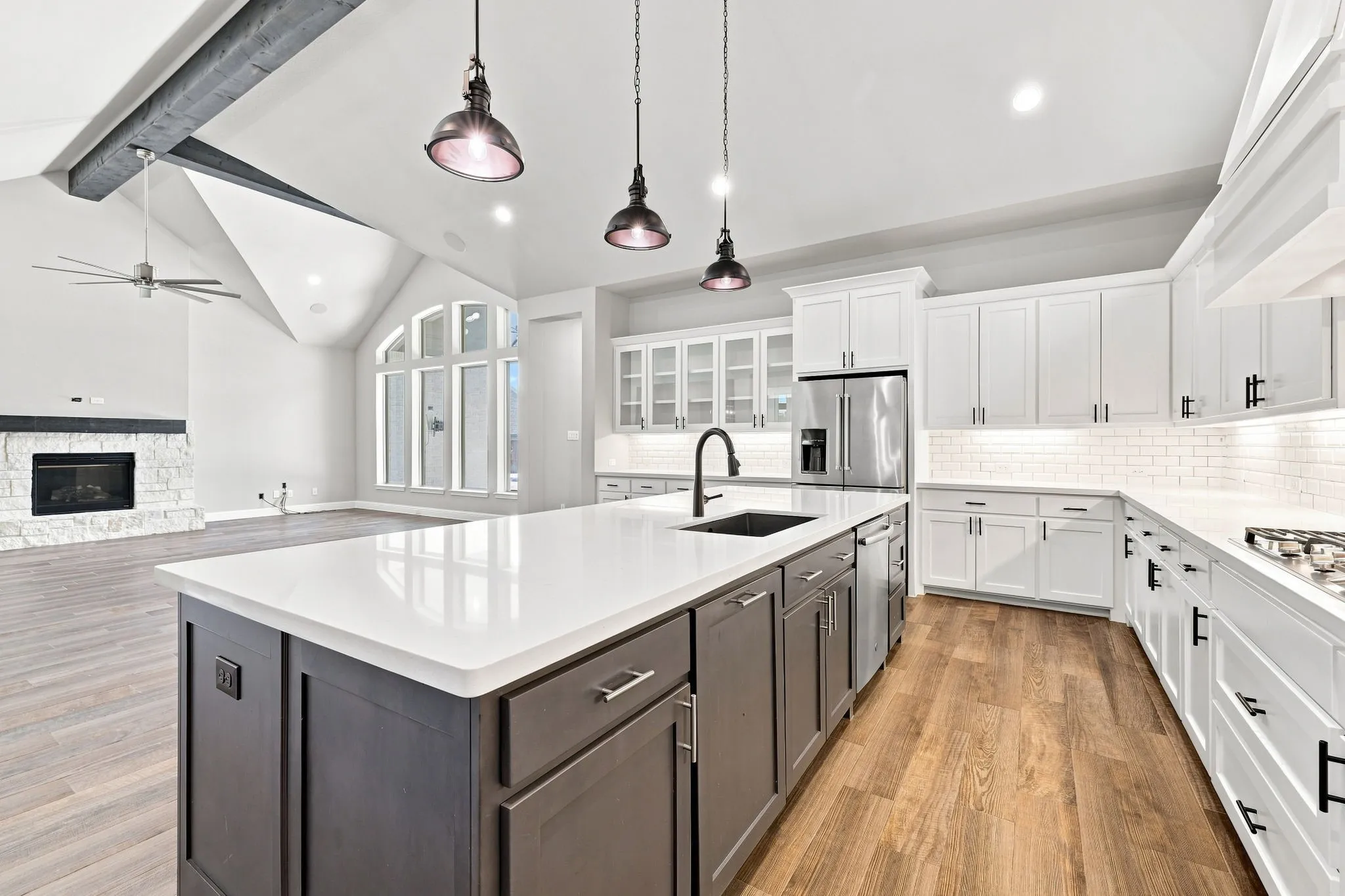 Single Family Residence For Sale in Collin County , 2318 Jefferson Avenue, Melissa, Texas 75454, 4 Bedroom, 5 Bathroom, 3 Garage spaces, 3,554 Sqft, built in 2019, mls#21356738, Real Estate Agent in Melissa, Homes For Sale in Collin county, Homes For Sale in Melissa, Realtor in Melissa Texas, Real Estate Brokerage Independent Realty Texas, Luminita Cordes Realtor