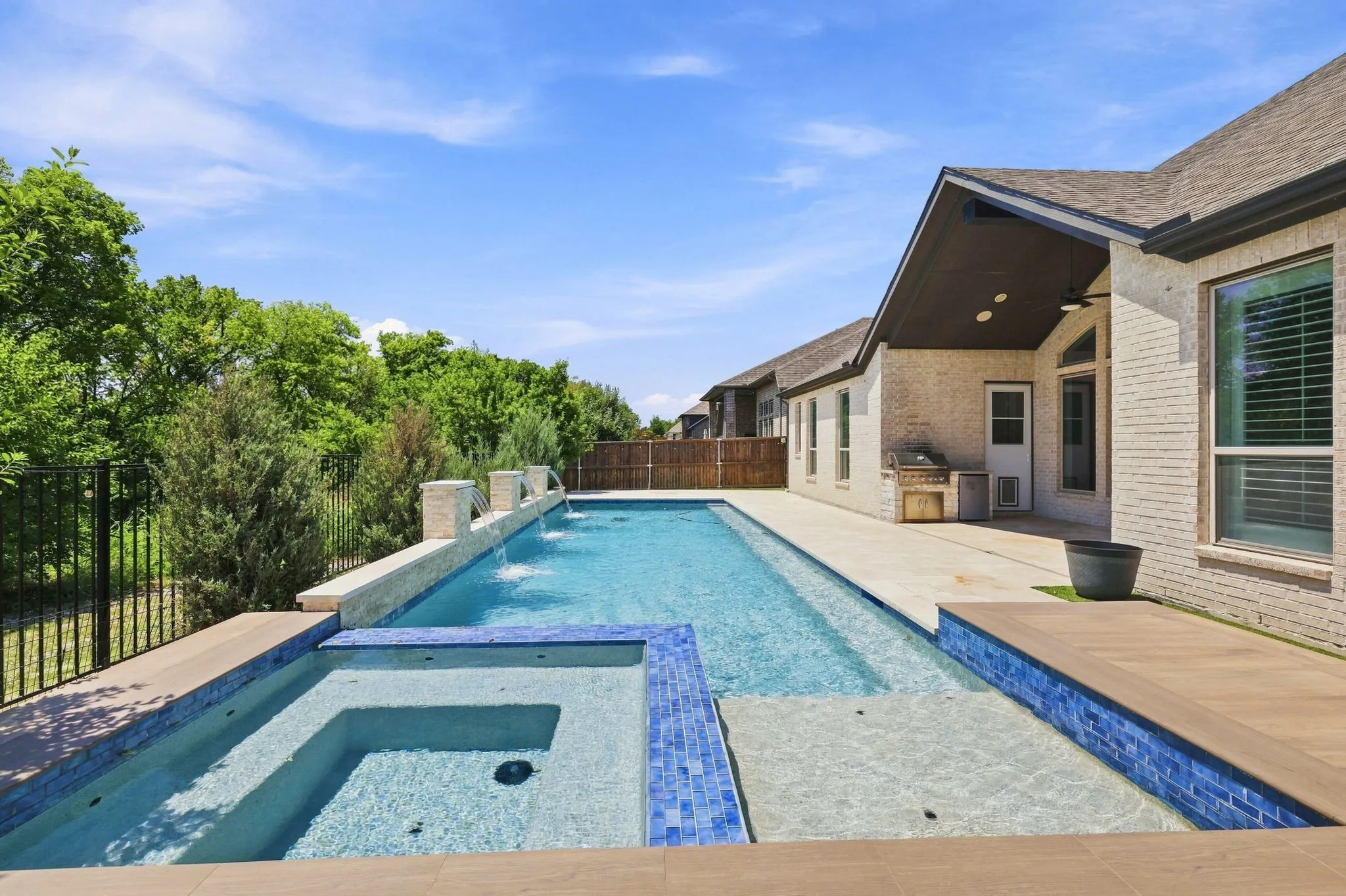 Single Family Residence For Sale in Collin County , 2318 Jefferson Avenue, Melissa, Texas 75454, 4 Bedroom, 5 Bathroom, 3 Garage spaces, 3,554 Sqft, built in 2019, mls#21356738, Real Estate Agent in Melissa, Homes For Sale in Collin county, Homes For Sale in Melissa, Realtor in Melissa Texas, Real Estate Brokerage Independent Realty Texas, Luminita Cordes Realtor