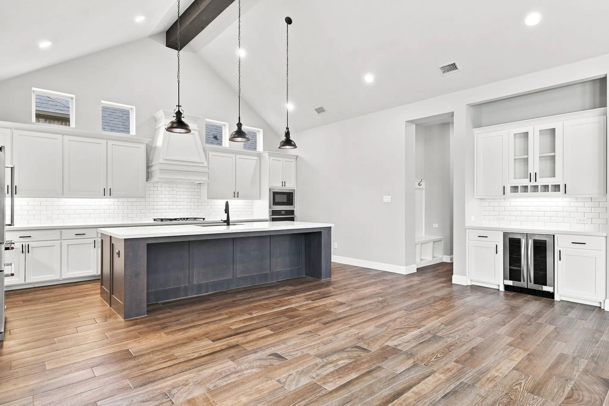 Single Family Residence For Sale in Collin County , 2318 Jefferson Avenue, Melissa, Texas 75454, 4 Bedroom, 5 Bathroom, 3 Garage spaces, 3,554 Sqft, built in 2019, mls#21356738, Real Estate Agent in Melissa, Homes For Sale in Collin county, Homes For Sale in Melissa, Realtor in Melissa Texas, Real Estate Brokerage Independent Realty Texas, Luminita Cordes Realtor