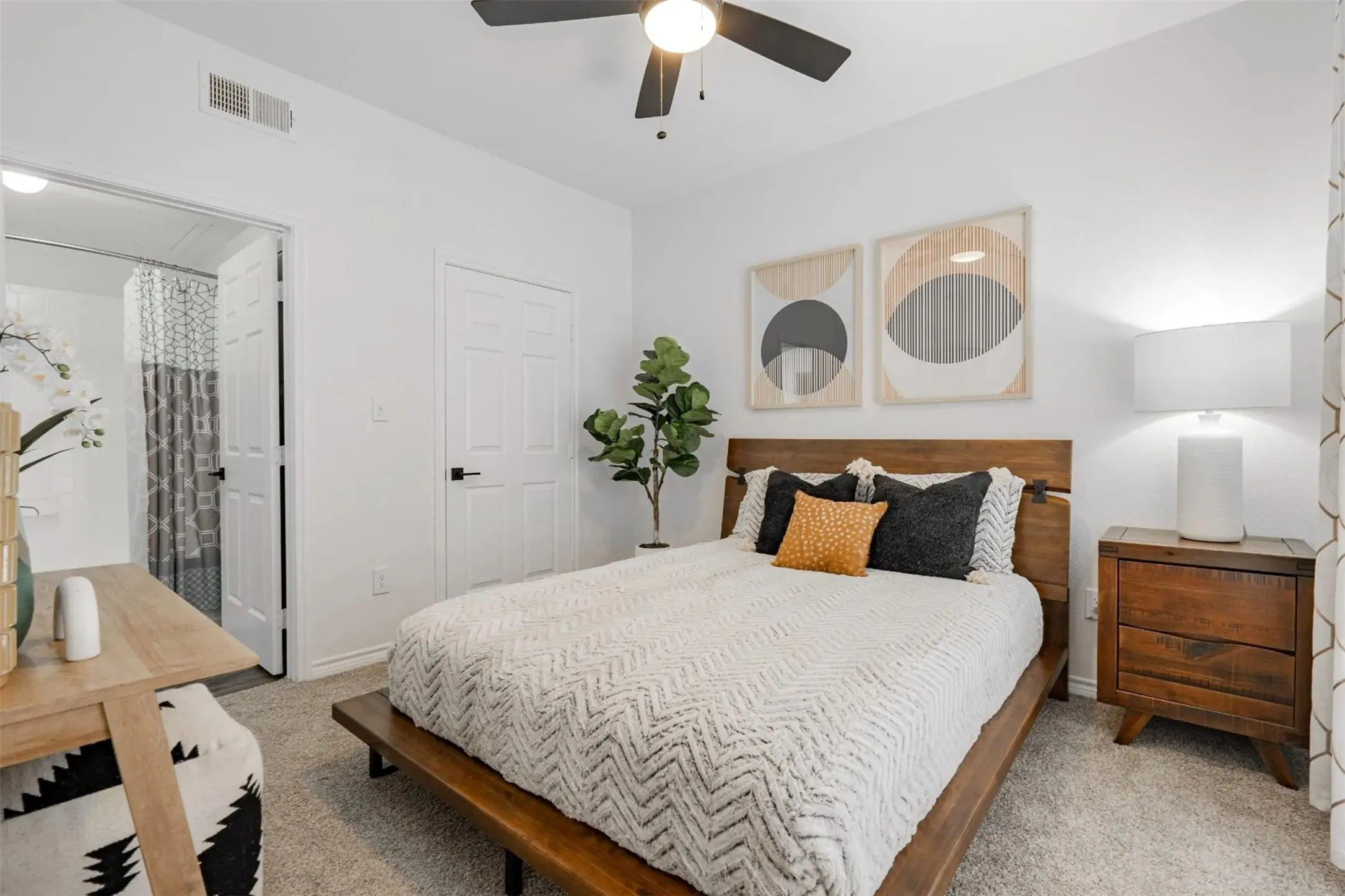 Apartment For Rent in Ellis County , 1600 N 9th Street B2R, Midlothian, Texas 76065, 2 Bedroom, 2 Bathroom, Garage spaces, 1,075 Sqft, built in 1998, Price $1,799, mls#21358943, Real Estate Agent in Midlothian, Homes For Rent in Ellis county, Homes For Rent in Midlothian, Realtor in Midlothian Texas, Real Estate Brokerage Independent Realty Texas, Luminita Cordes Realtor