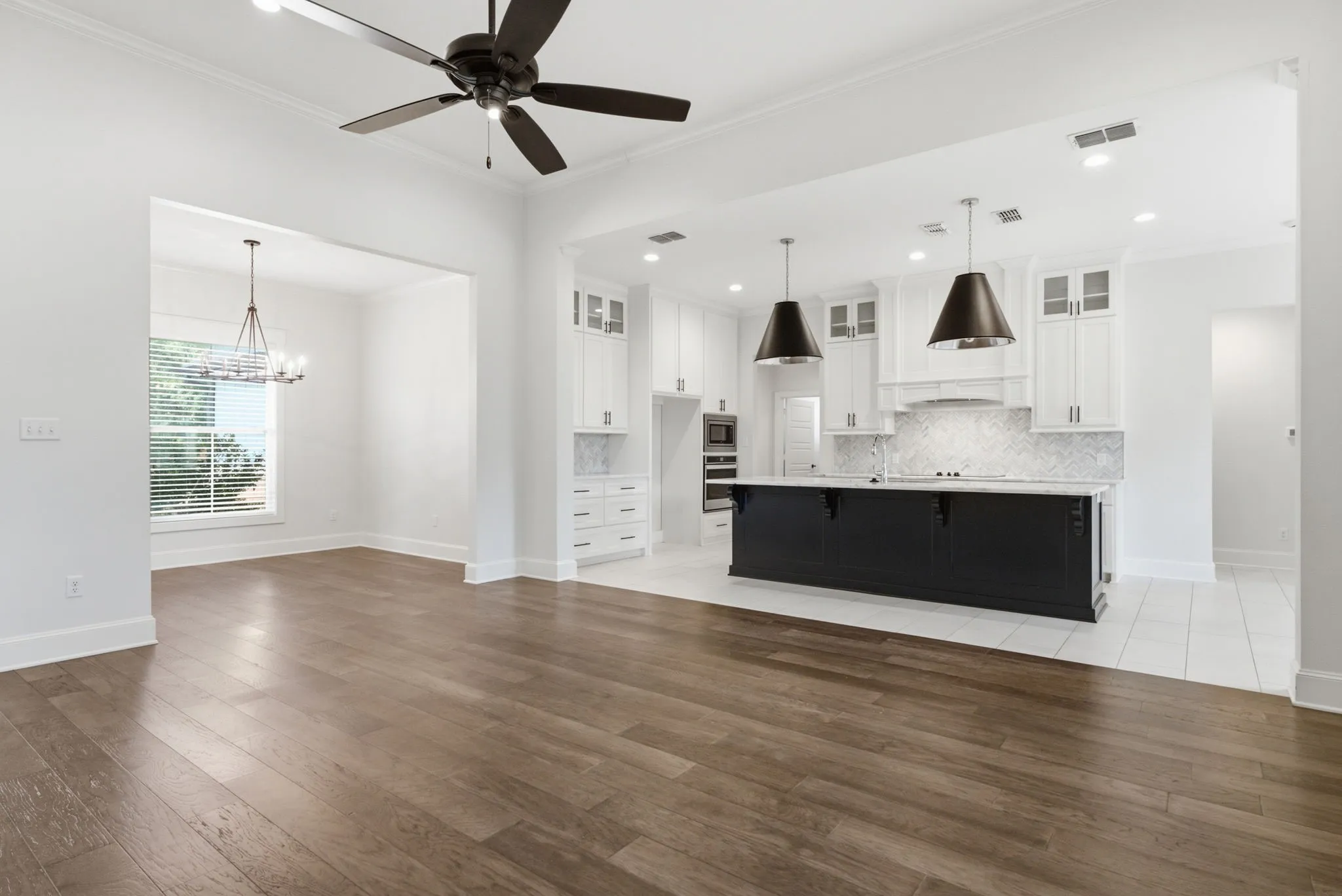 Single Family Residence For Sale in Wood County , 158 Forest View Drive, Mineola, Texas 75773, 4 Bedroom, 3 Bathroom, 2 Garage spaces, 2,445 Sqft, built in 2021, mls#21358098, Real Estate Agent in Mineola, Homes For Sale in Wood county, Homes For Sale in Mineola, Realtor in Mineola Texas, Real Estate Brokerage Independent Realty Texas, Luminita Cordes Realtor