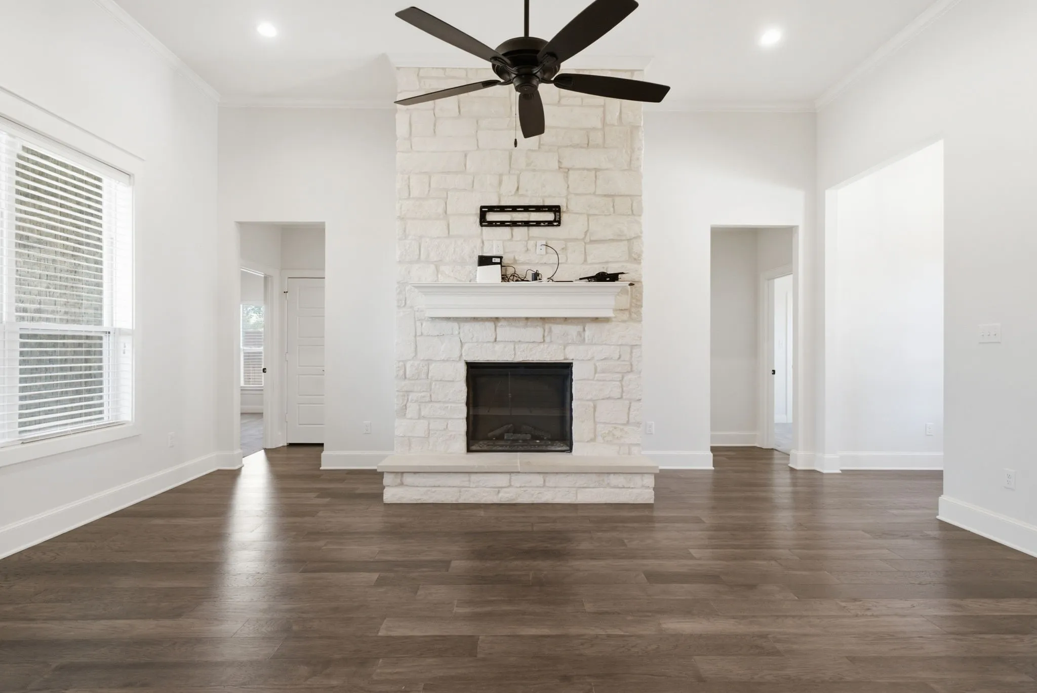 Single Family Residence For Sale in Wood County , 158 Forest View Drive, Mineola, Texas 75773, 4 Bedroom, 3 Bathroom, 2 Garage spaces, 2,445 Sqft, built in 2021, mls#21358098, Real Estate Agent in Mineola, Homes For Sale in Wood county, Homes For Sale in Mineola, Realtor in Mineola Texas, Real Estate Brokerage Independent Realty Texas, Luminita Cordes Realtor