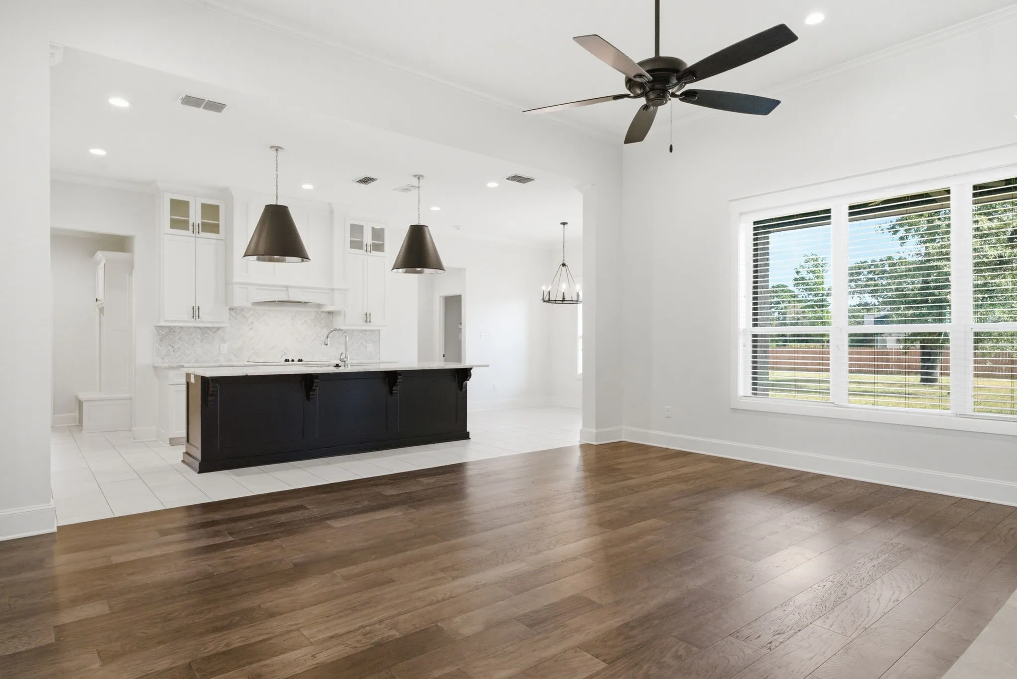 Single Family Residence For Sale in Wood County , 158 Forest View Drive, Mineola, Texas 75773, 4 Bedroom, 3 Bathroom, 2 Garage spaces, 2,445 Sqft, built in 2021, mls#21358098, Real Estate Agent in Mineola, Homes For Sale in Wood county, Homes For Sale in Mineola, Realtor in Mineola Texas, Real Estate Brokerage Independent Realty Texas, Luminita Cordes Realtor