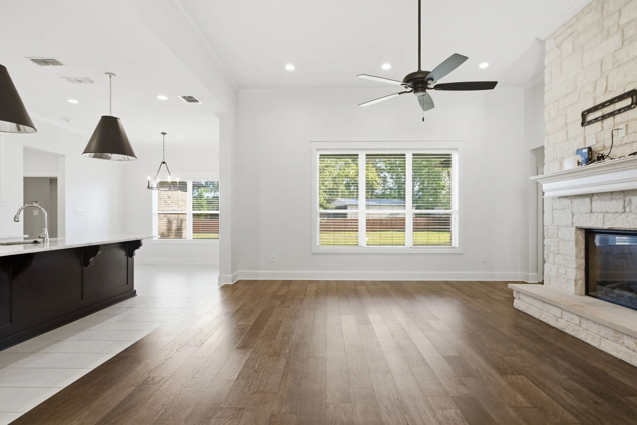 Single Family Residence For Sale in Wood County , 158 Forest View Drive, Mineola, Texas 75773, 4 Bedroom, 3 Bathroom, 2 Garage spaces, 2,445 Sqft, built in 2021, mls#21358098, Real Estate Agent in Mineola, Homes For Sale in Wood county, Homes For Sale in Mineola, Realtor in Mineola Texas, Real Estate Brokerage Independent Realty Texas, Luminita Cordes Realtor