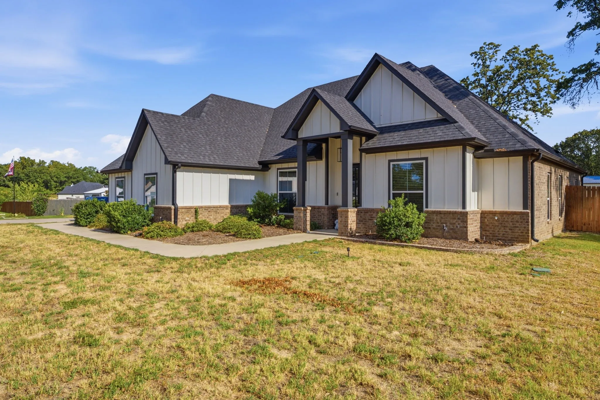 Single Family Residence For Sale in Wood County , 158 Forest View Drive, Mineola, Texas 75773, 4 Bedroom, 3 Bathroom, 2 Garage spaces, 2,445 Sqft, built in 2021, mls#21358098, Real Estate Agent in Mineola, Homes For Sale in Wood county, Homes For Sale in Mineola, Realtor in Mineola Texas, Real Estate Brokerage Independent Realty Texas, Luminita Cordes Realtor