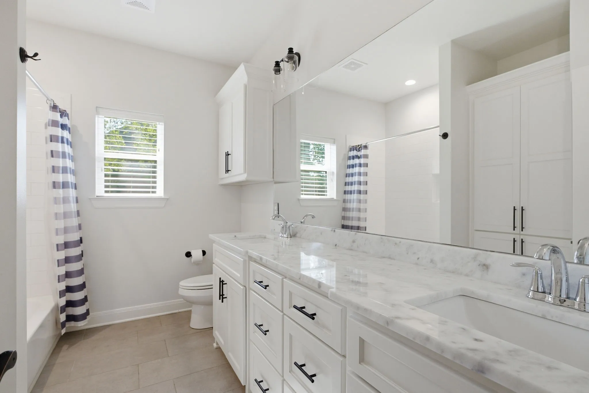 Single Family Residence For Sale in Wood County , 158 Forest View Drive, Mineola, Texas 75773, 4 Bedroom, 3 Bathroom, 2 Garage spaces, 2,445 Sqft, built in 2021, mls#21358098, Real Estate Agent in Mineola, Homes For Sale in Wood county, Homes For Sale in Mineola, Realtor in Mineola Texas, Real Estate Brokerage Independent Realty Texas, Luminita Cordes Realtor