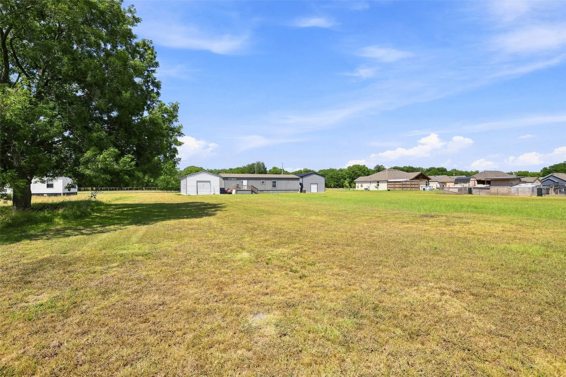 Home sits on 1 acre