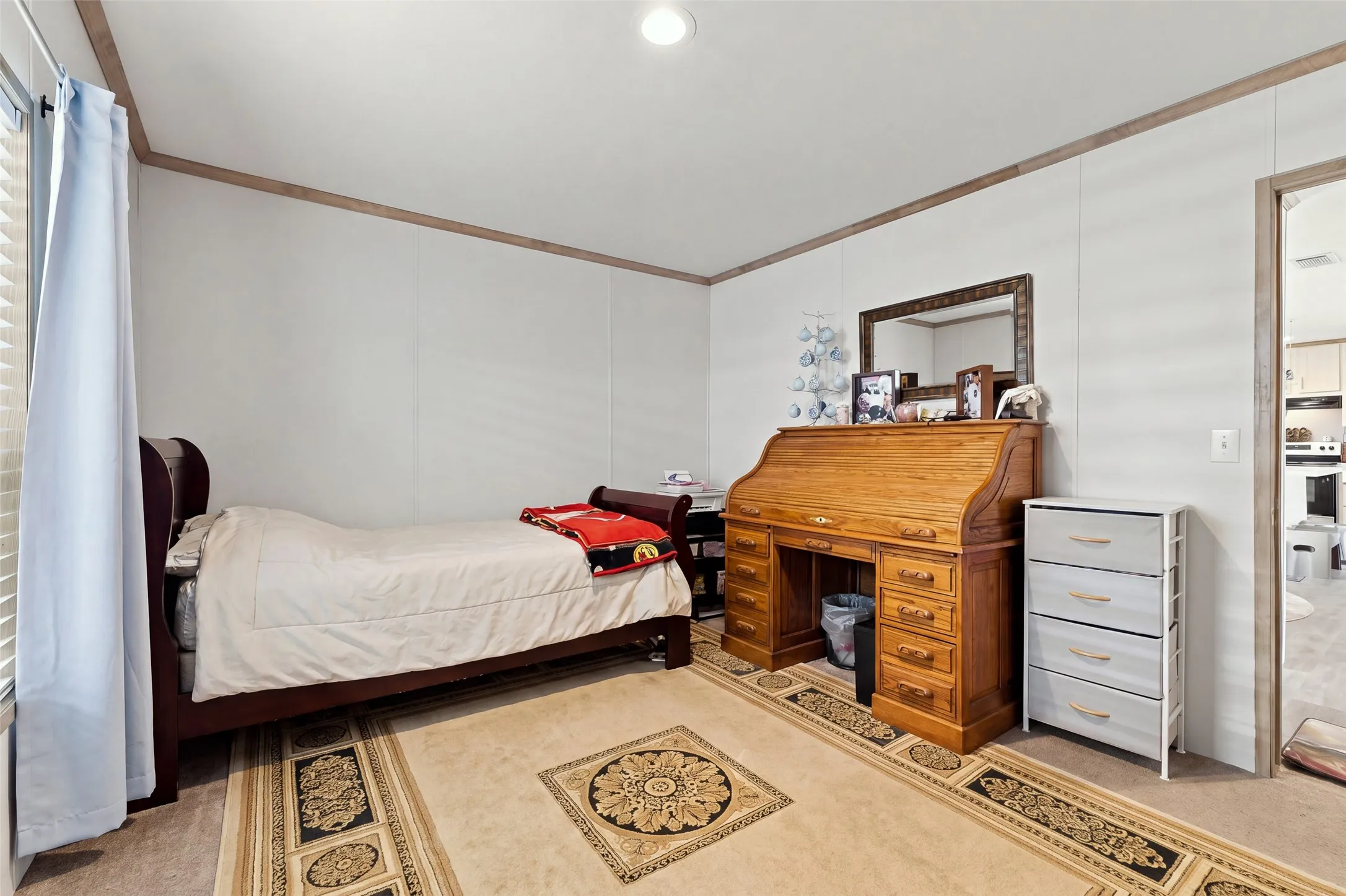 Secondary bedroom