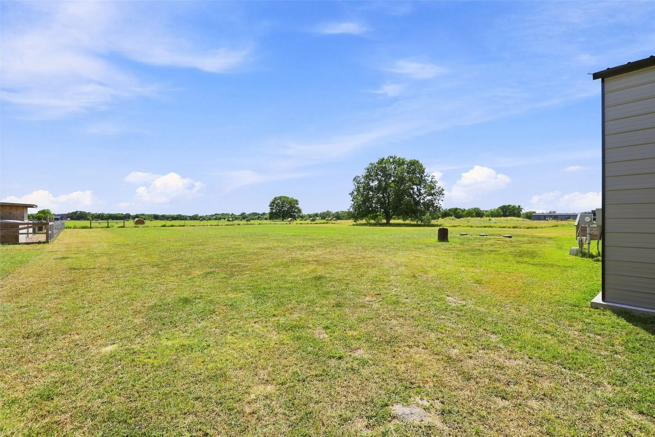 Home sits on 1 acre