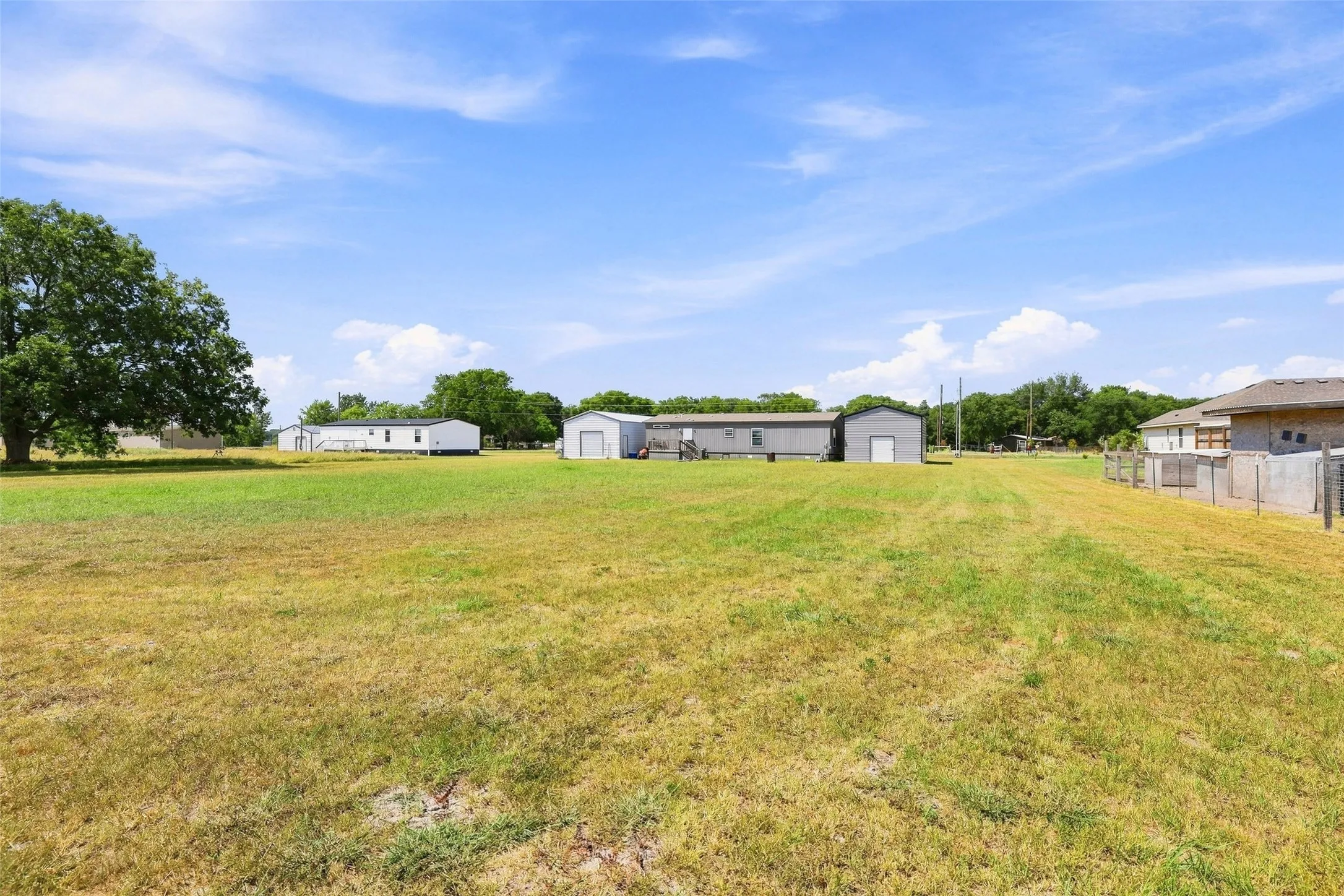 Home sits on 1 acre