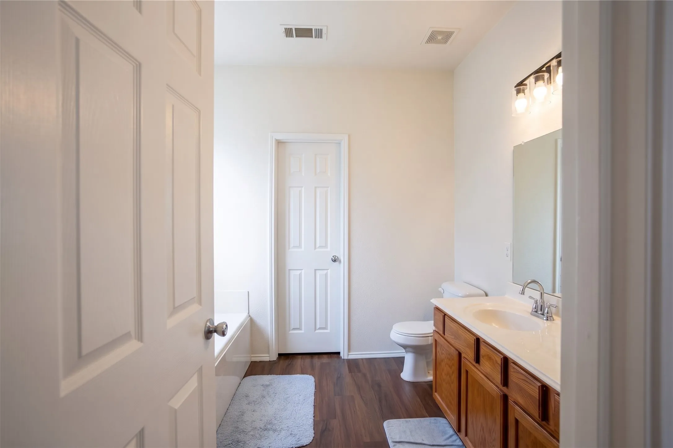 Single Family Residence For Sale in Tarrant County , 10713 Vista Heights Boulevard, Fort Worth, Texas 76108, 5 Bedroom, 4 Bathroom, 2 Garage spaces, 3,112 Sqft, built in 2005, mls#21358795, Real Estate Agent in Fort Worth, Homes For Sale in Tarrant county, Homes For Sale in Fort Worth, Realtor in Fort Worth Texas, Real Estate Brokerage Independent Realty Texas, Luminita Cordes Realtor