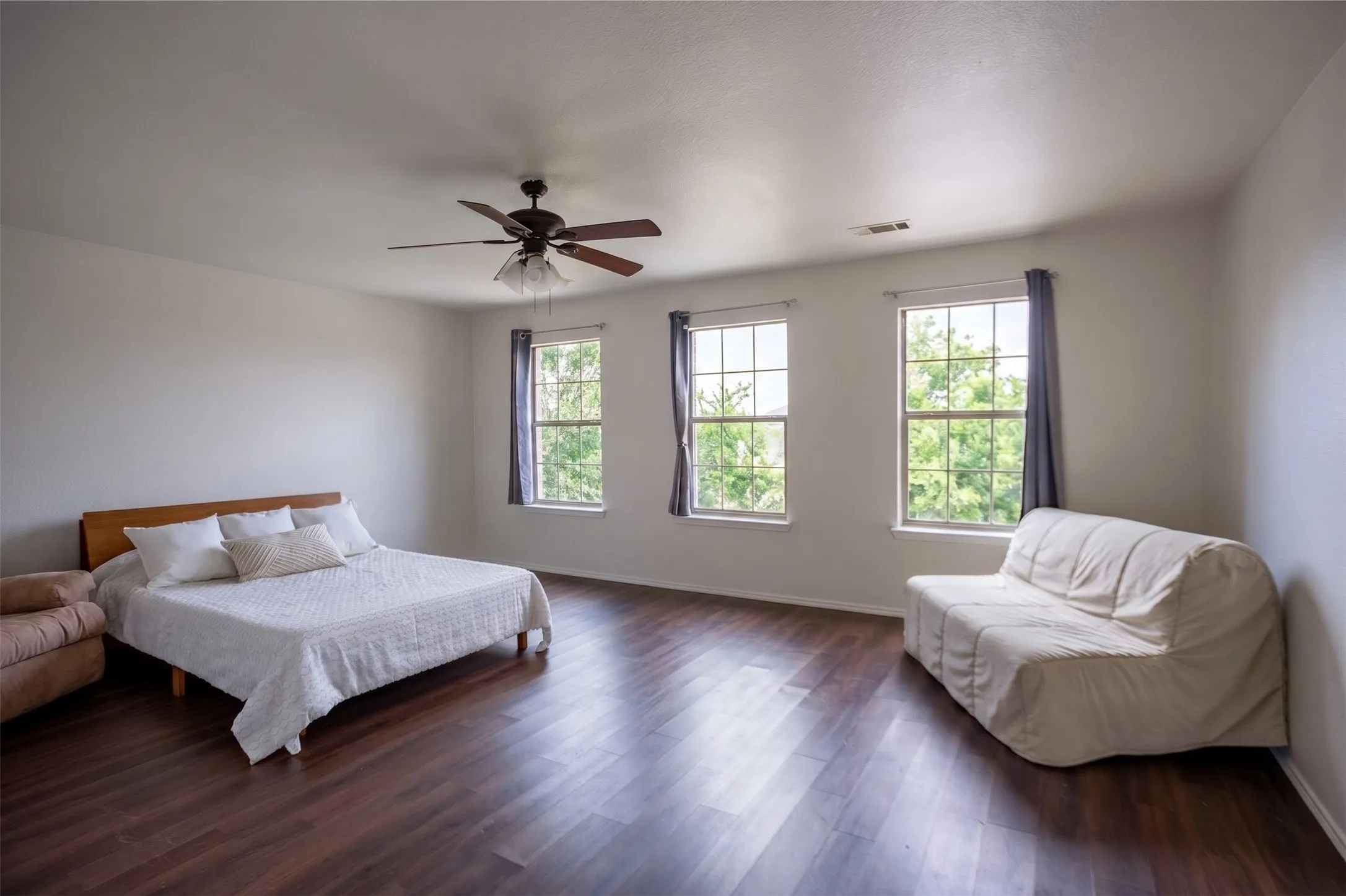 Single Family Residence For Sale in Tarrant County , 10713 Vista Heights Boulevard, Fort Worth, Texas 76108, 5 Bedroom, 4 Bathroom, 2 Garage spaces, 3,112 Sqft, built in 2005, mls#21358795, Real Estate Agent in Fort Worth, Homes For Sale in Tarrant county, Homes For Sale in Fort Worth, Realtor in Fort Worth Texas, Real Estate Brokerage Independent Realty Texas, Luminita Cordes Realtor