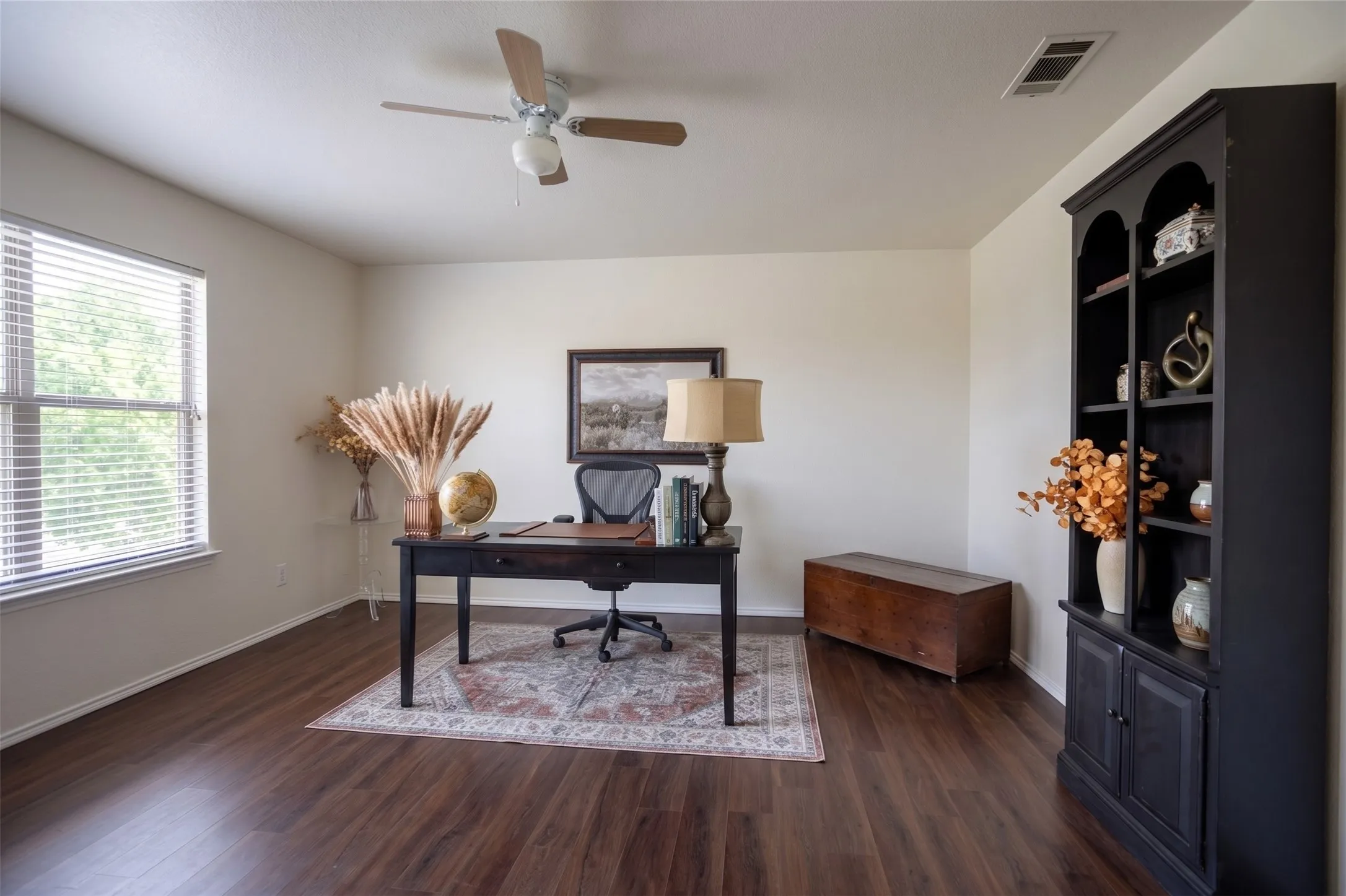 Single Family Residence For Sale in Tarrant County , 10713 Vista Heights Boulevard, Fort Worth, Texas 76108, 5 Bedroom, 4 Bathroom, 2 Garage spaces, 3,112 Sqft, built in 2005, mls#21358795, Real Estate Agent in Fort Worth, Homes For Sale in Tarrant county, Homes For Sale in Fort Worth, Realtor in Fort Worth Texas, Real Estate Brokerage Independent Realty Texas, Luminita Cordes Realtor