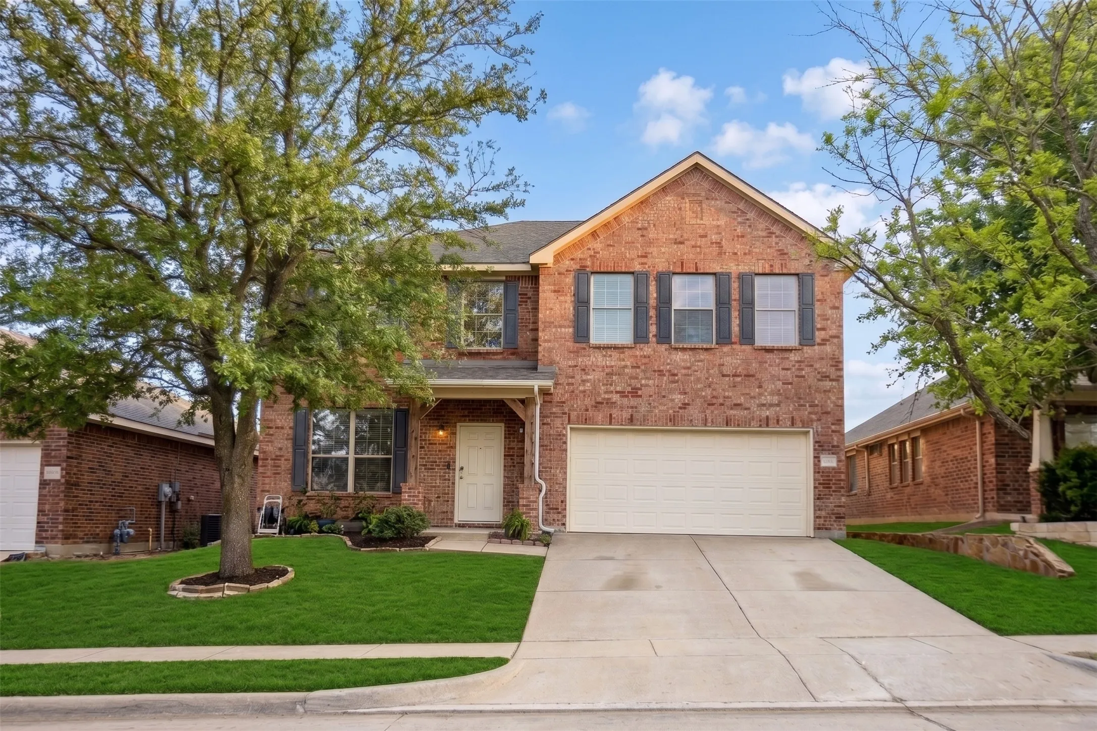 Single Family Residence For Sale in Tarrant County , 10713 Vista Heights Boulevard, Fort Worth, Texas 76108, 5 Bedroom, 4 Bathroom, 2 Garage spaces, 3,112 Sqft, built in 2005, mls#21358795, Real Estate Agent in Fort Worth, Homes For Sale in Tarrant county, Homes For Sale in Fort Worth, Realtor in Fort Worth Texas, Real Estate Brokerage Independent Realty Texas, Luminita Cordes Realtor