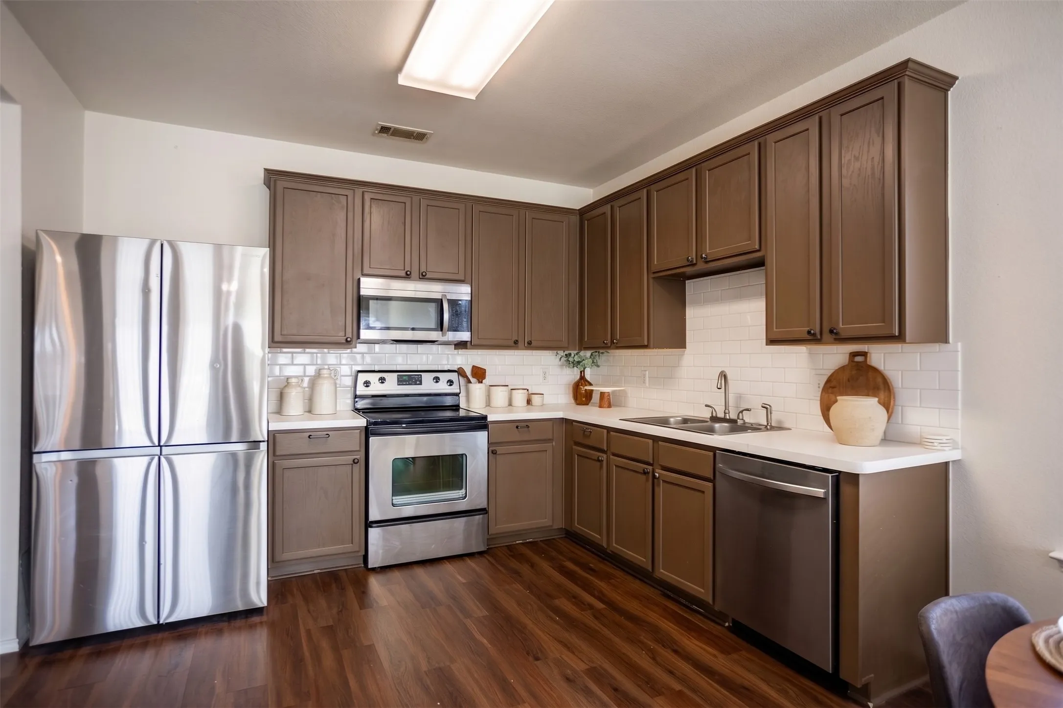 Single Family Residence For Sale in Tarrant County , 10713 Vista Heights Boulevard, Fort Worth, Texas 76108, 5 Bedroom, 4 Bathroom, 2 Garage spaces, 3,112 Sqft, built in 2005, mls#21358795, Real Estate Agent in Fort Worth, Homes For Sale in Tarrant county, Homes For Sale in Fort Worth, Realtor in Fort Worth Texas, Real Estate Brokerage Independent Realty Texas, Luminita Cordes Realtor