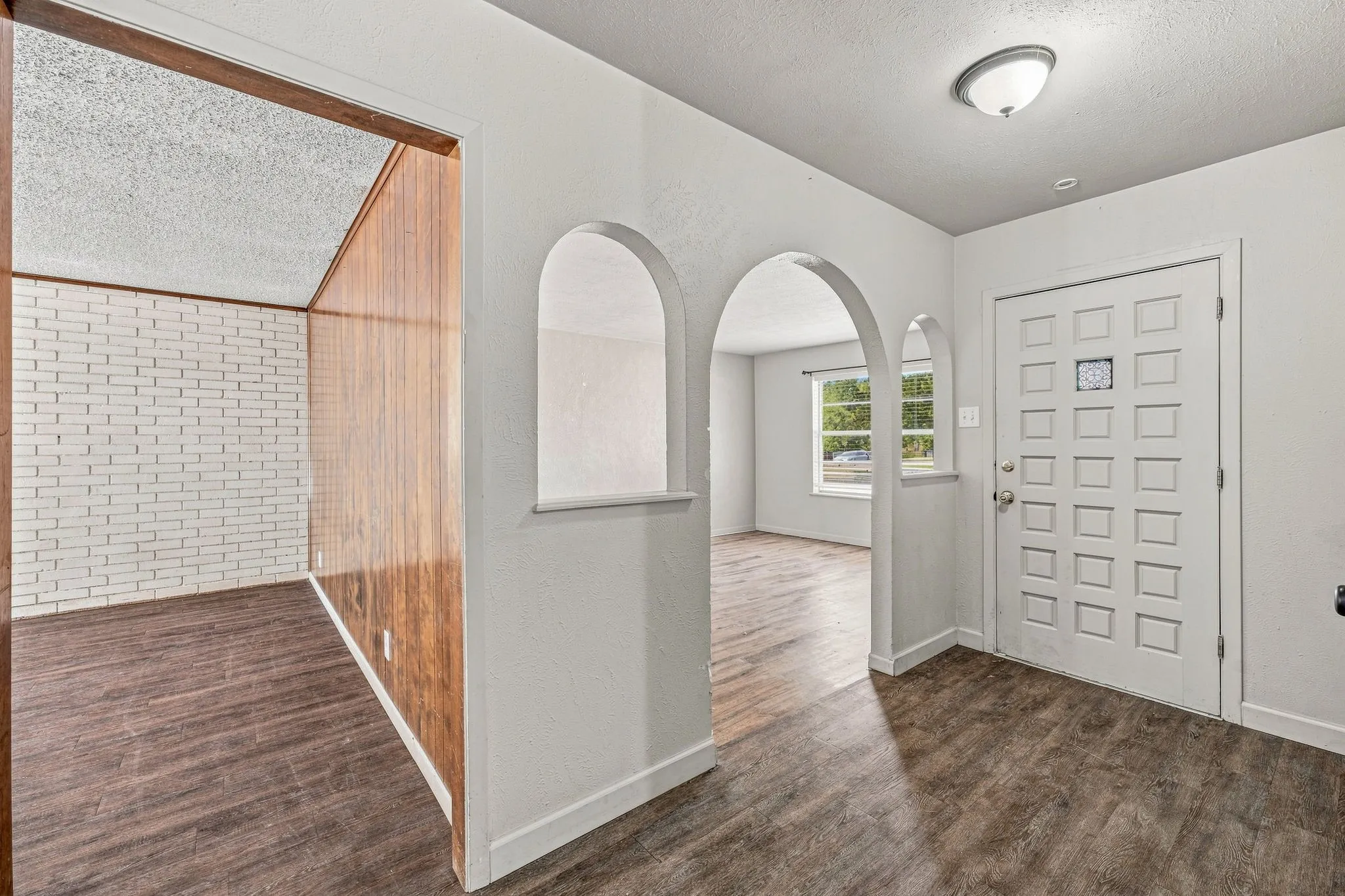 Single Family Residence For Sale in Erath County , 905 Meadowlark Lane, Stephenville, Texas 76401, 3 Bedroom, 2 Bathroom, 2 Garage spaces, 1,982 Sqft, built in 1970, mls#21356460, Real Estate Agent in Stephenville, Homes For Sale in Erath county, Homes For Sale in Stephenville, Realtor in Stephenville Texas, Real Estate Brokerage Independent Realty Texas, Luminita Cordes Realtor