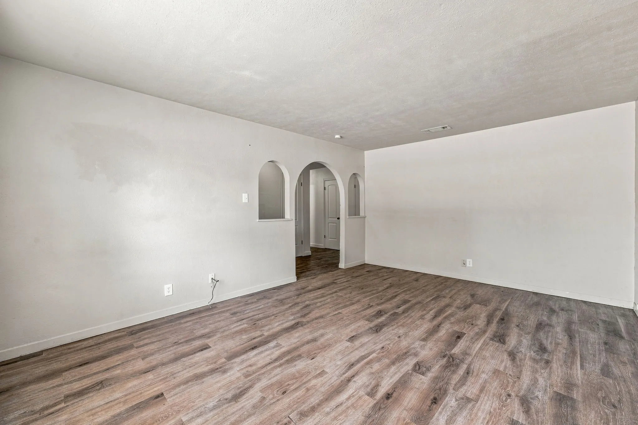 Single Family Residence For Sale in Erath County , 905 Meadowlark Lane, Stephenville, Texas 76401, 3 Bedroom, 2 Bathroom, 2 Garage spaces, 1,982 Sqft, built in 1970, mls#21356460, Real Estate Agent in Stephenville, Homes For Sale in Erath county, Homes For Sale in Stephenville, Realtor in Stephenville Texas, Real Estate Brokerage Independent Realty Texas, Luminita Cordes Realtor