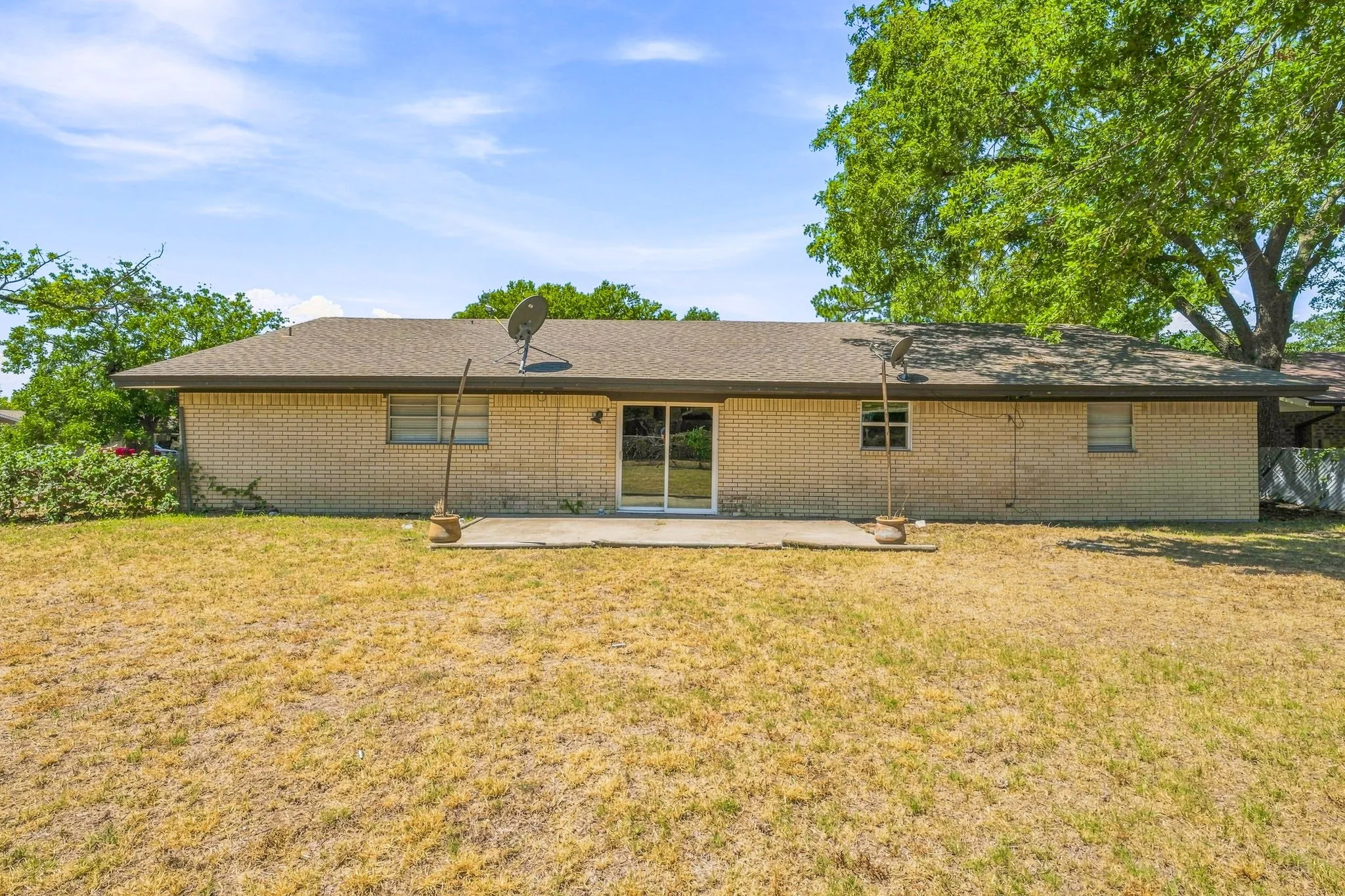 Single Family Residence For Sale in Erath County , 905 Meadowlark Lane, Stephenville, Texas 76401, 3 Bedroom, 2 Bathroom, 2 Garage spaces, 1,982 Sqft, built in 1970, mls#21356460, Real Estate Agent in Stephenville, Homes For Sale in Erath county, Homes For Sale in Stephenville, Realtor in Stephenville Texas, Real Estate Brokerage Independent Realty Texas, Luminita Cordes Realtor