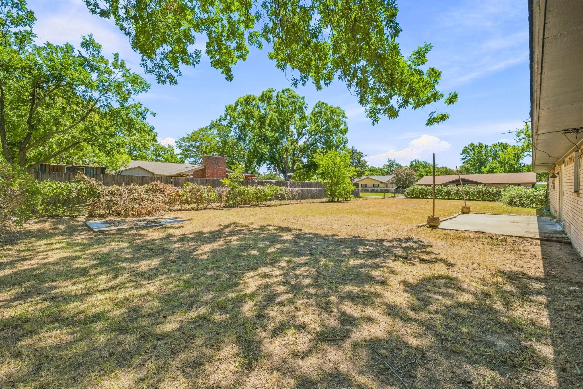 Single Family Residence For Sale in Erath County , 905 Meadowlark Lane, Stephenville, Texas 76401, 3 Bedroom, 2 Bathroom, 2 Garage spaces, 1,982 Sqft, built in 1970, mls#21356460, Real Estate Agent in Stephenville, Homes For Sale in Erath county, Homes For Sale in Stephenville, Realtor in Stephenville Texas, Real Estate Brokerage Independent Realty Texas, Luminita Cordes Realtor
