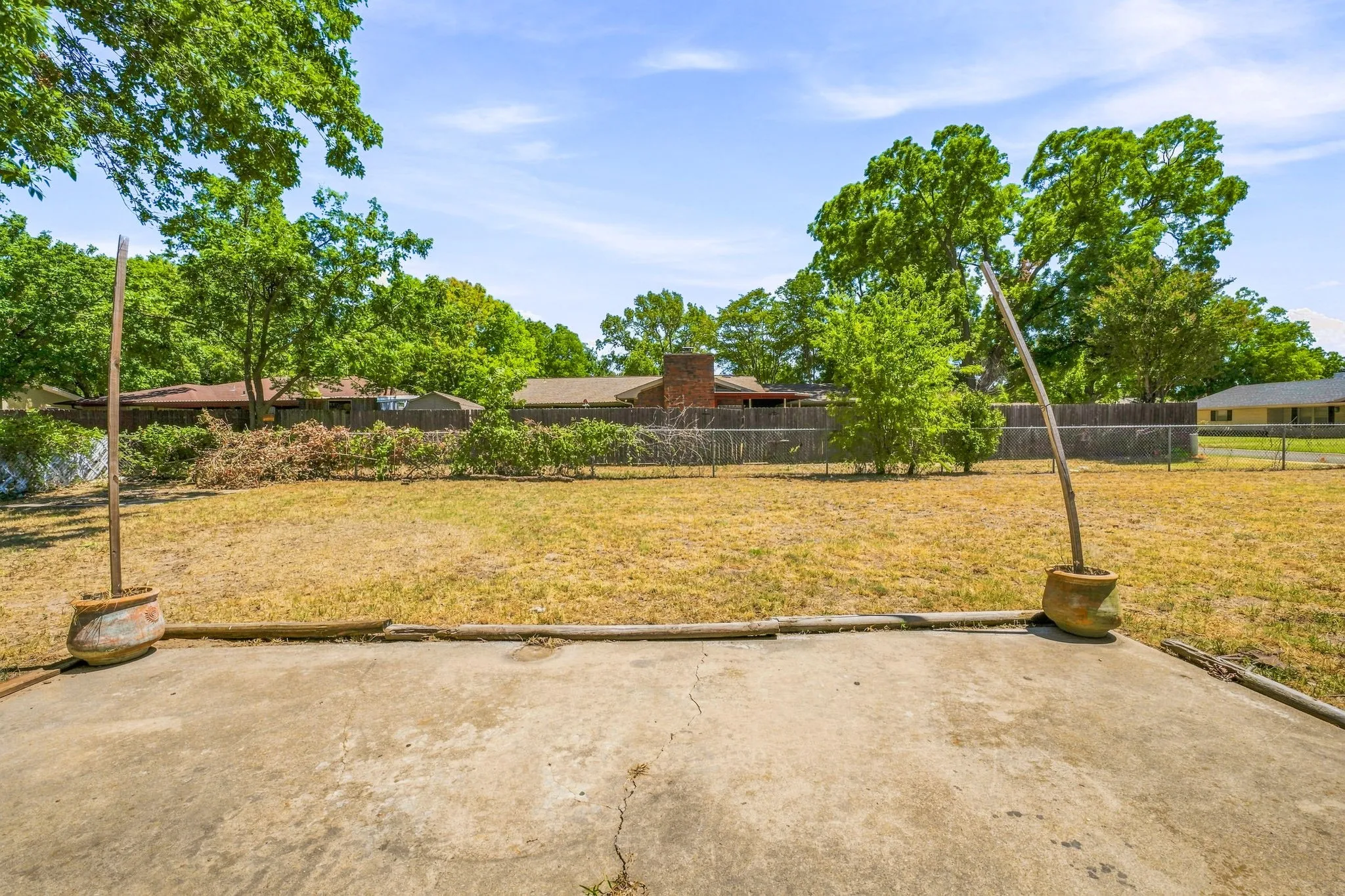 Single Family Residence For Sale in Erath County , 905 Meadowlark Lane, Stephenville, Texas 76401, 3 Bedroom, 2 Bathroom, 2 Garage spaces, 1,982 Sqft, built in 1970, mls#21356460, Real Estate Agent in Stephenville, Homes For Sale in Erath county, Homes For Sale in Stephenville, Realtor in Stephenville Texas, Real Estate Brokerage Independent Realty Texas, Luminita Cordes Realtor