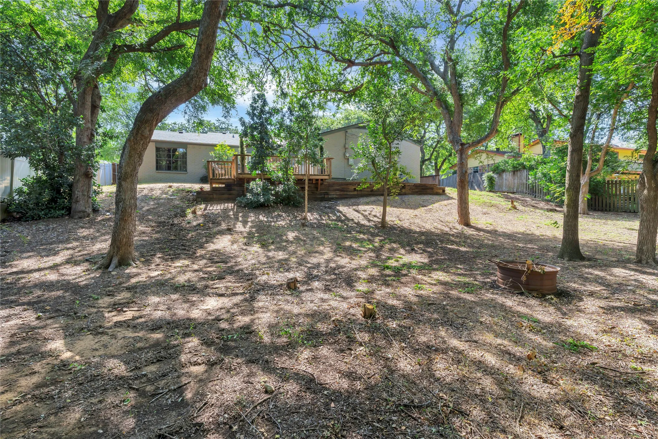 Single Family Residence For Sale in Tarrant County , 1648 Tierney Road, Fort Worth, Texas 76112, 3 Bedroom, 2 Bathroom, 2 Garage spaces, 1,772 Sqft, built in 1976, mls#21355297, Real Estate Agent in Fort Worth, Homes For Sale in Tarrant county, Homes For Sale in Fort Worth, Realtor in Fort Worth Texas, Real Estate Brokerage Independent Realty Texas, Luminita Cordes Realtor