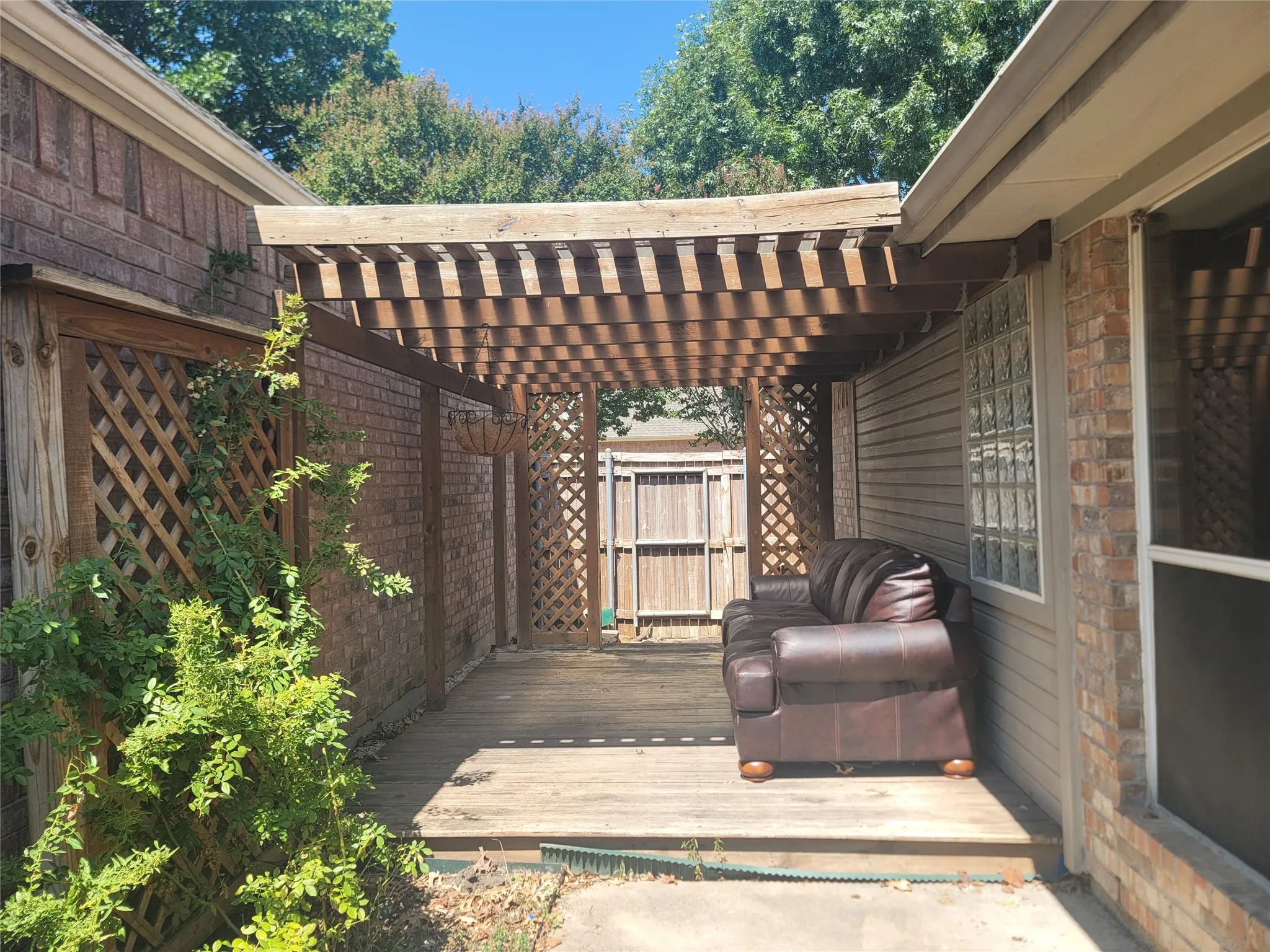Single Family Residence For Rent in Collin County , 8432 Grand Canyon Drive, Plano, Texas 75025, 3 Bedroom, 2 Bathroom, 2 Garage spaces, 1,726 Sqft, built in 1997, mls#21358965, Real Estate Agent in Plano, Homes For Rent in Collin county, Homes For Rent in Plano, Realtor in Plano Texas, Real Estate Brokerage Independent Realty Texas, Luminita Cordes Realtor