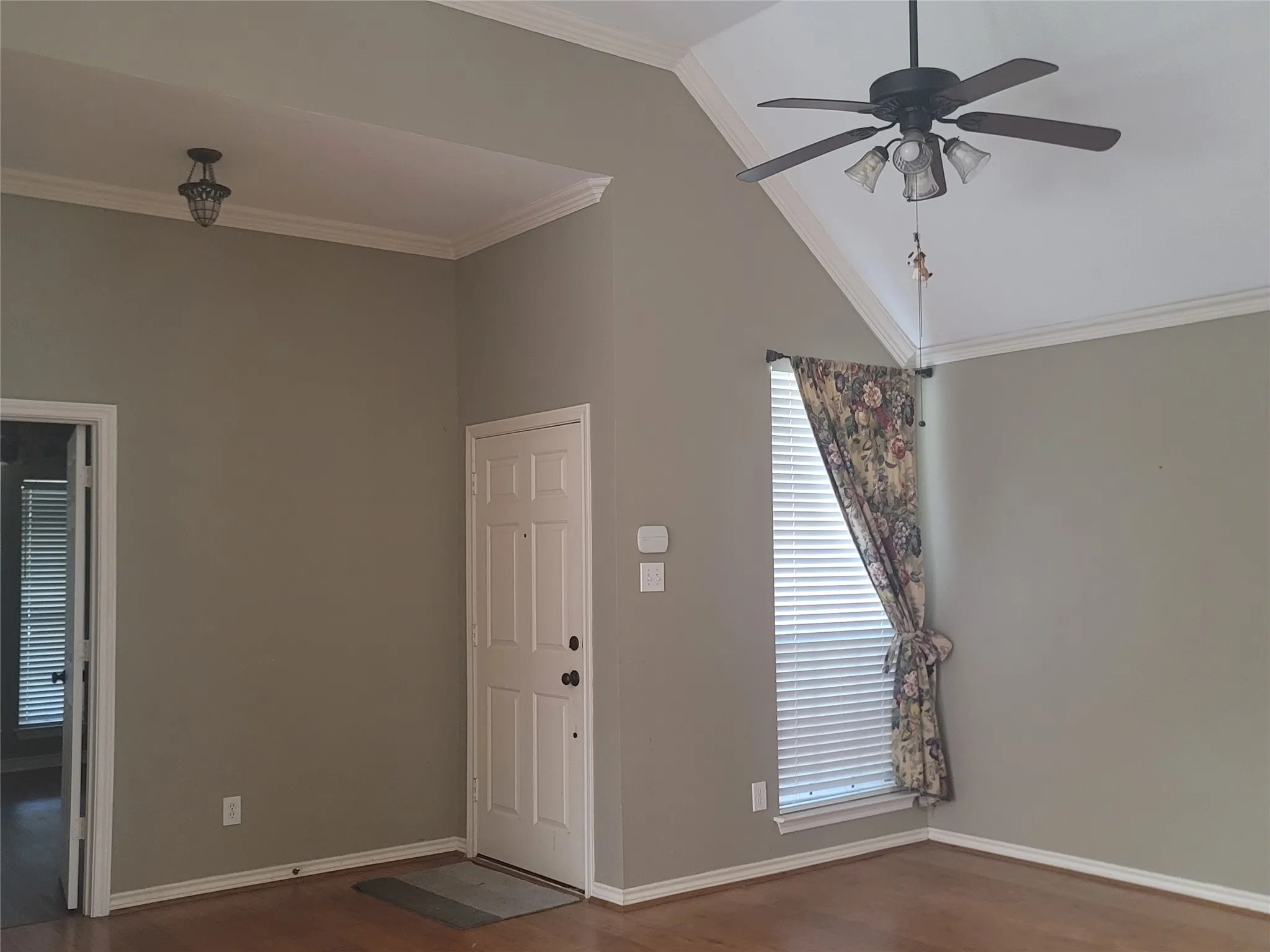 Single Family Residence For Rent in Collin County , 8432 Grand Canyon Drive, Plano, Texas 75025, 3 Bedroom, 2 Bathroom, 2 Garage spaces, 1,726 Sqft, built in 1997, mls#21358965, Real Estate Agent in Plano, Homes For Rent in Collin county, Homes For Rent in Plano, Realtor in Plano Texas, Real Estate Brokerage Independent Realty Texas, Luminita Cordes Realtor