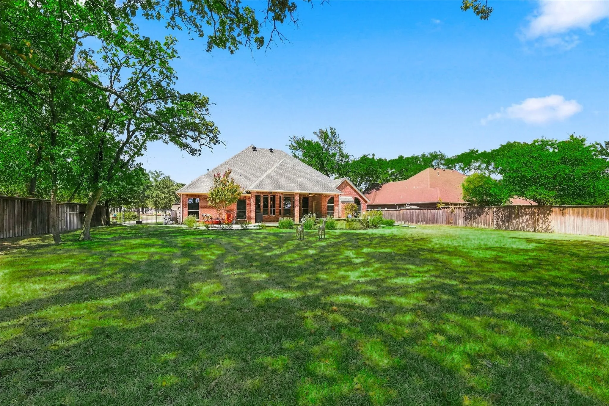 Single Family Residence For Sale in Denton County , 100 Woodland Drive, Krugerville, Texas 76227, 4 Bedroom, 3 Bathroom, 3 Garage spaces, 3,368 Sqft, built in 2005, mls#21357522, Real Estate Agent in Krugerville, Homes For Sale in Denton county, Homes For Sale in Krugerville, Realtor in Krugerville Texas, Real Estate Brokerage Independent Realty Texas, Luminita Cordes Realtor