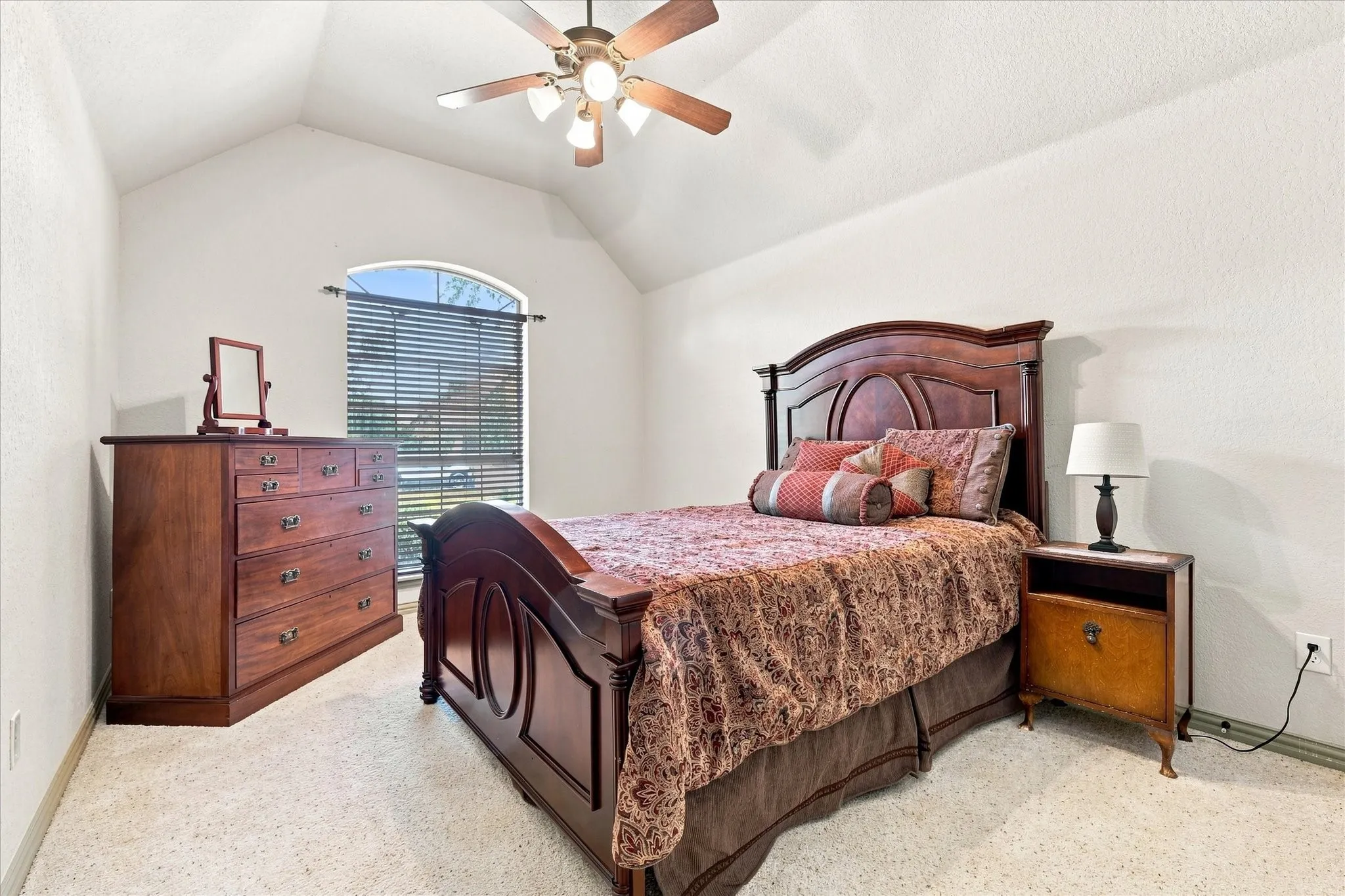 Single Family Residence For Sale in Denton County , 100 Woodland Drive, Krugerville, Texas 76227, 4 Bedroom, 3 Bathroom, 3 Garage spaces, 3,368 Sqft, built in 2005, mls#21357522, Real Estate Agent in Krugerville, Homes For Sale in Denton county, Homes For Sale in Krugerville, Realtor in Krugerville Texas, Real Estate Brokerage Independent Realty Texas, Luminita Cordes Realtor