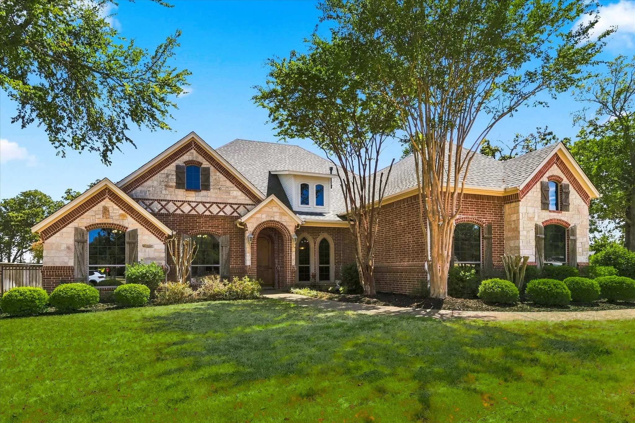 Single Family Residence For Sale in Denton County , 100 Woodland Drive, Krugerville, Texas 76227, 4 Bedroom, 3 Bathroom, 3 Garage spaces, 3,368 Sqft, built in 2005, mls#21357522, Real Estate Agent in Krugerville, Homes For Sale in Denton county, Homes For Sale in Krugerville, Realtor in Krugerville Texas, Real Estate Brokerage Independent Realty Texas, Luminita Cordes Realtor