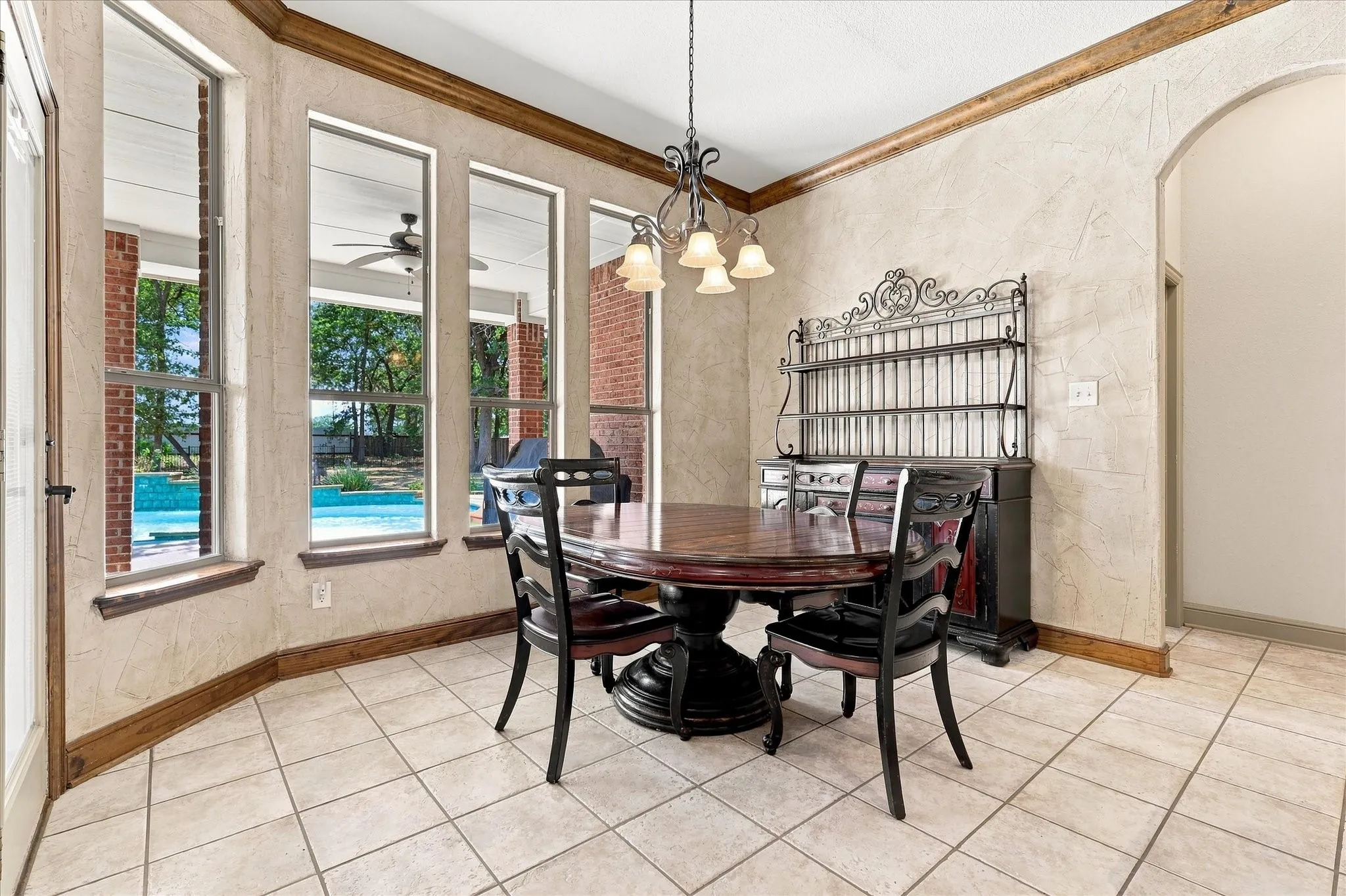 Single Family Residence For Sale in Denton County , 100 Woodland Drive, Krugerville, Texas 76227, 4 Bedroom, 3 Bathroom, 3 Garage spaces, 3,368 Sqft, built in 2005, mls#21357522, Real Estate Agent in Krugerville, Homes For Sale in Denton county, Homes For Sale in Krugerville, Realtor in Krugerville Texas, Real Estate Brokerage Independent Realty Texas, Luminita Cordes Realtor